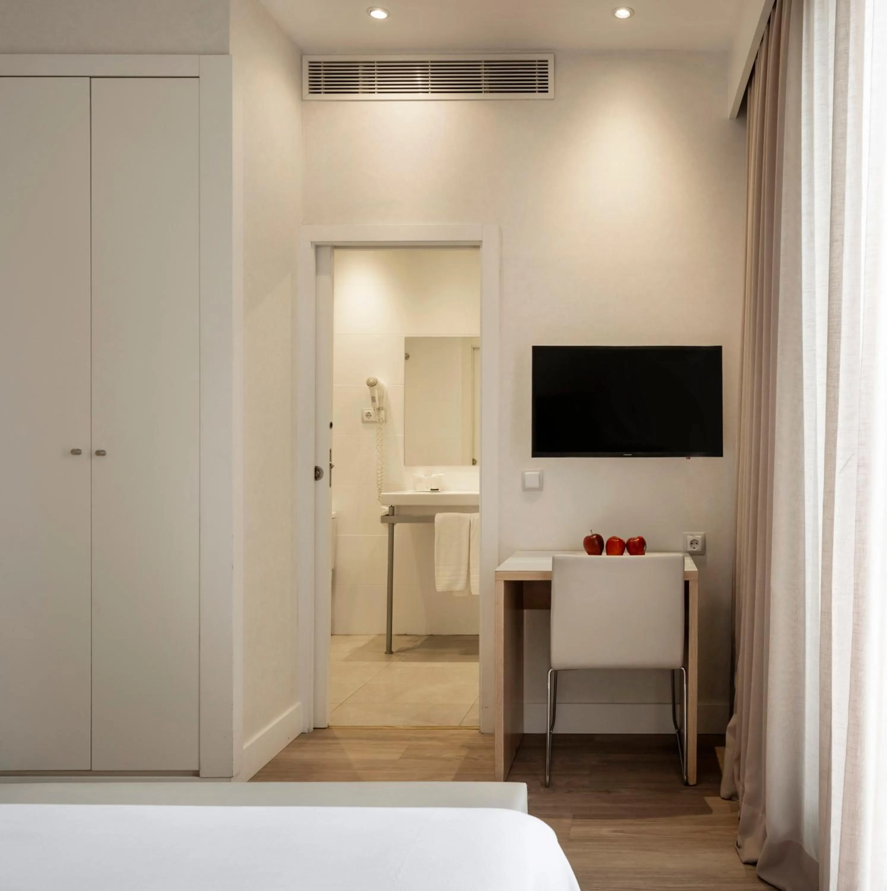 Bed in Regente Hotel