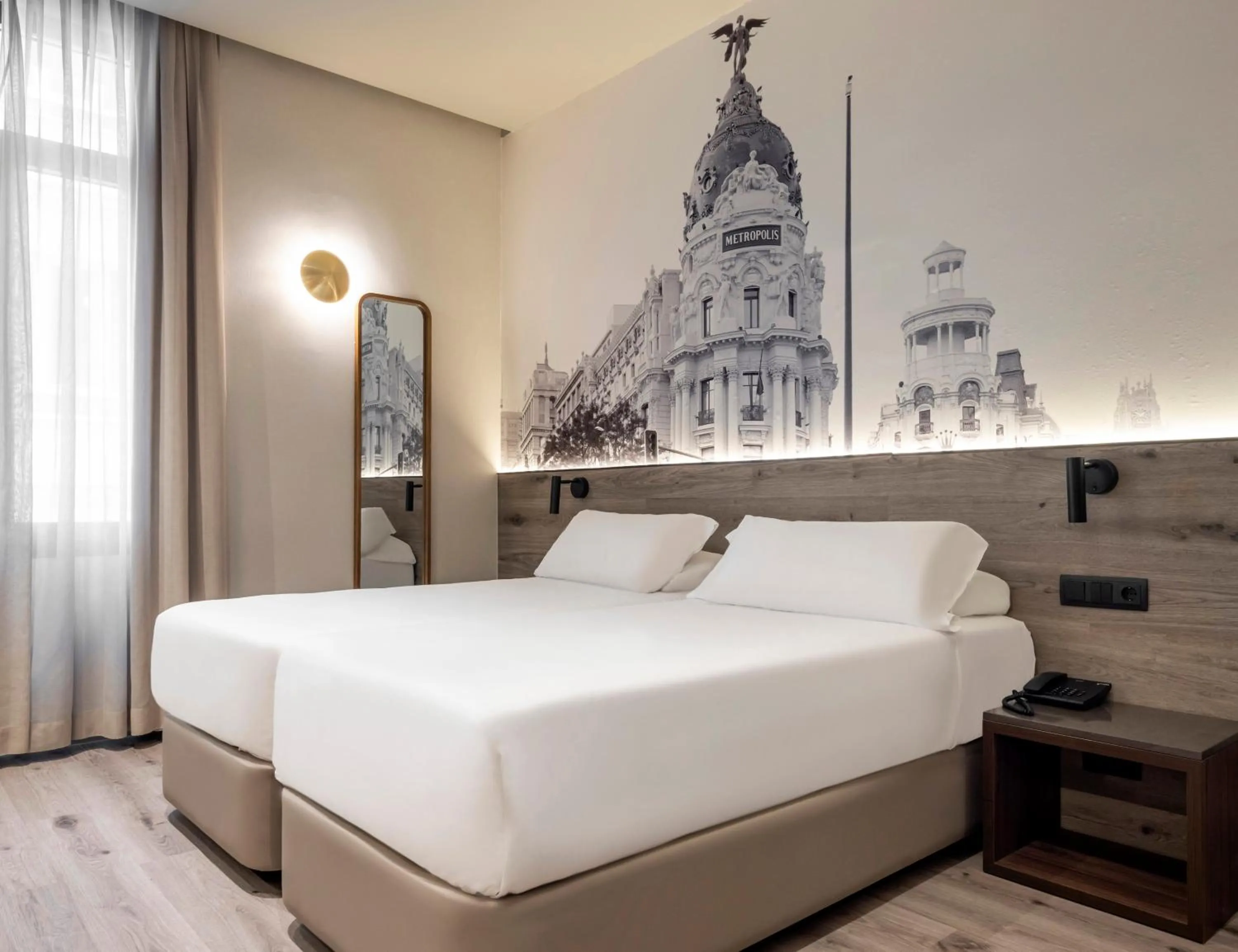 Bedroom, Bed in Regente Hotel
