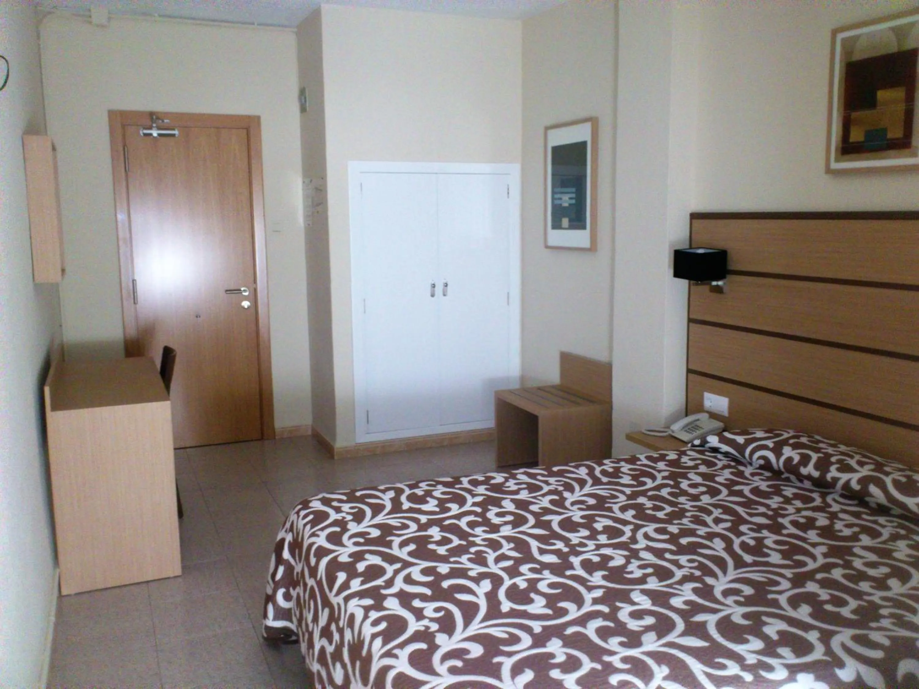 Photo of the whole room, Bed in Hotel Royal