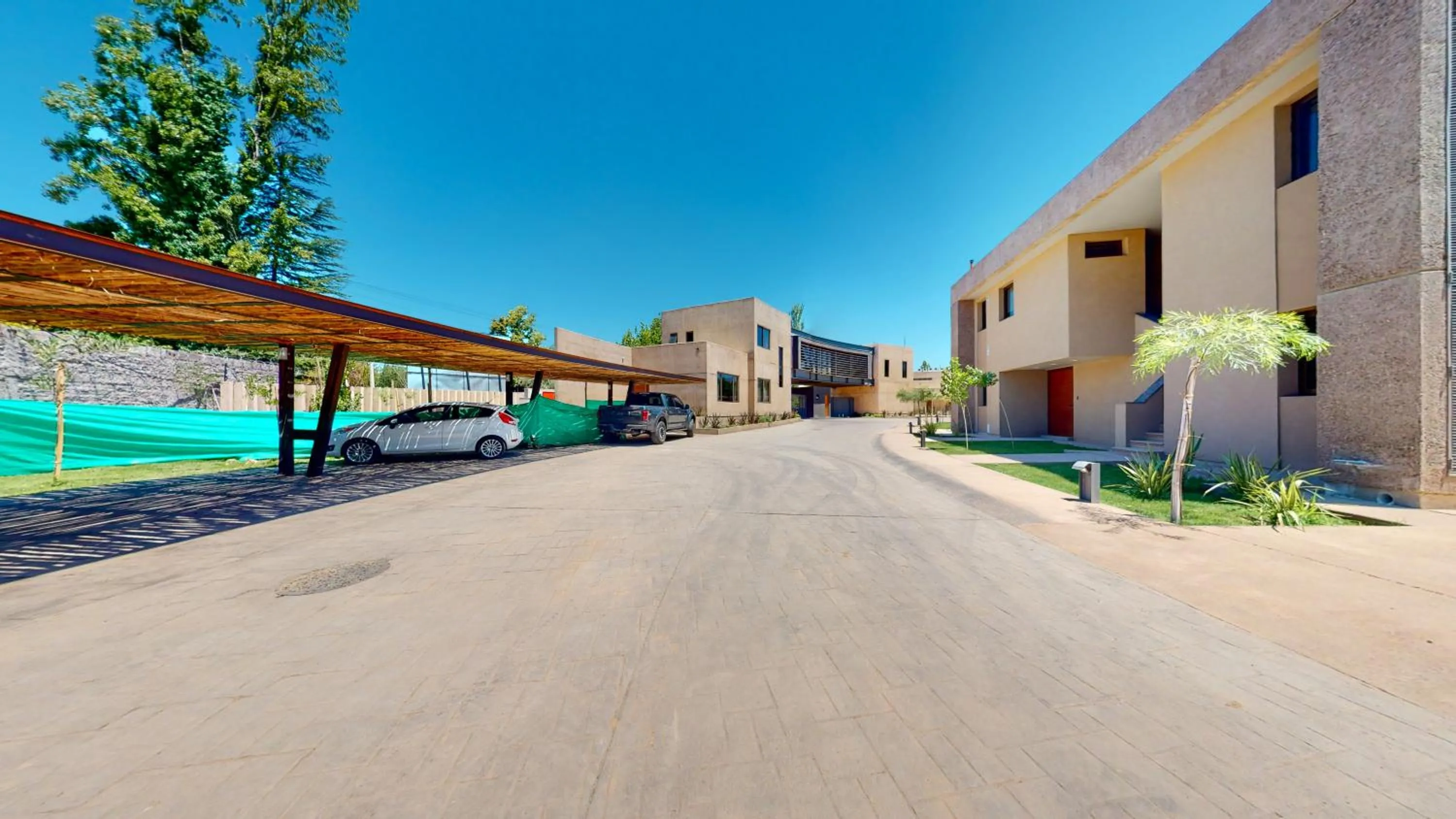 Parking in Liniers Green Apartments