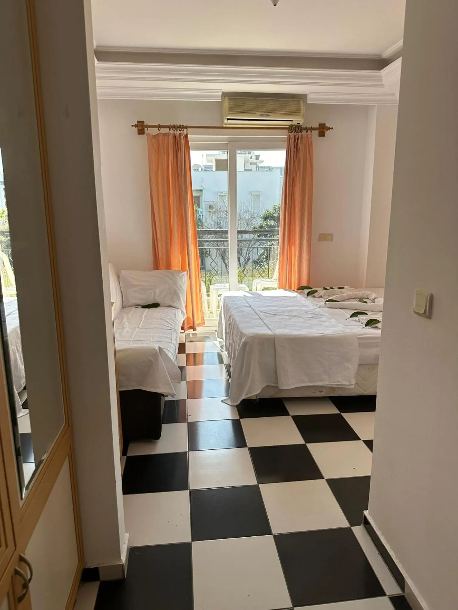 Bed in London House Hotel