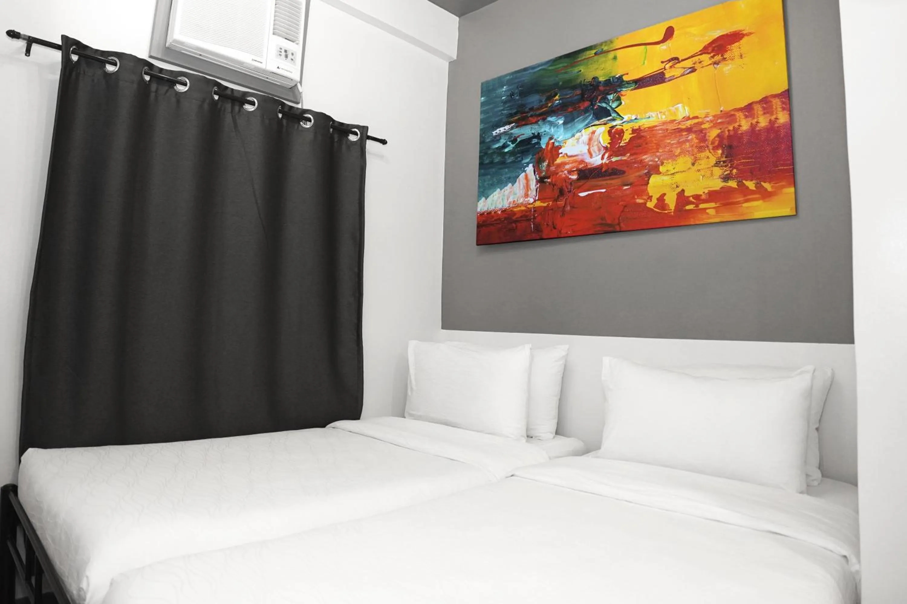 Bed in mySTAY Hotel BGC South