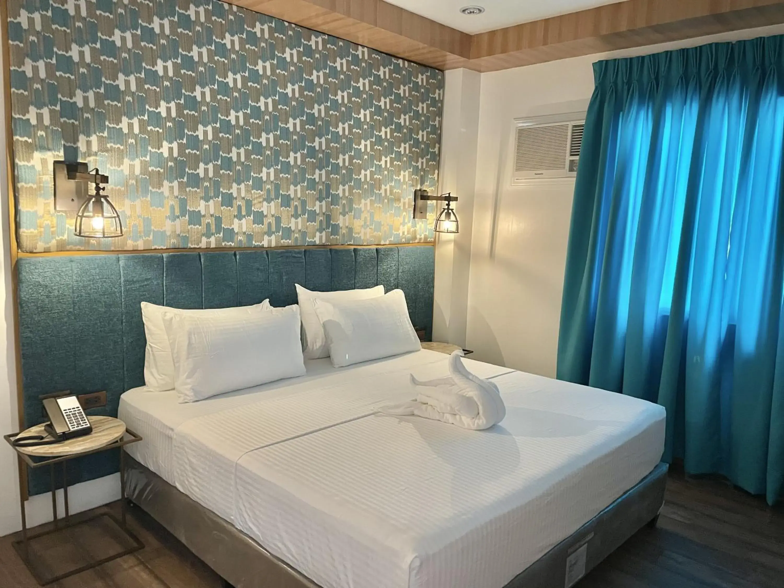 Standard King Room in Lighthouse Point Hotel Standard King Room in Lighthouse Point Hotel