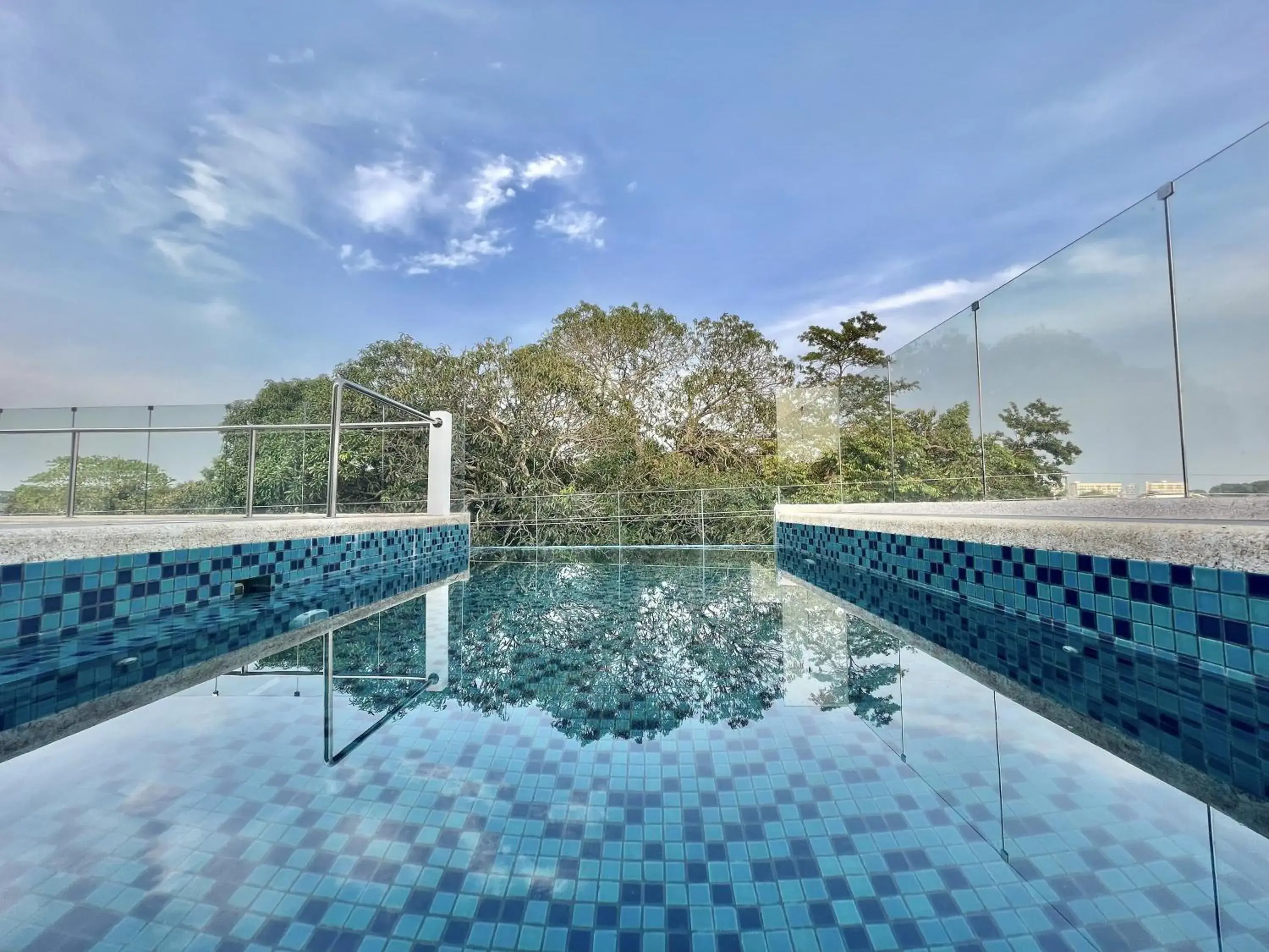 Pool view in Lighthouse Point Hotel Pool view in Lighthouse Point Hotel