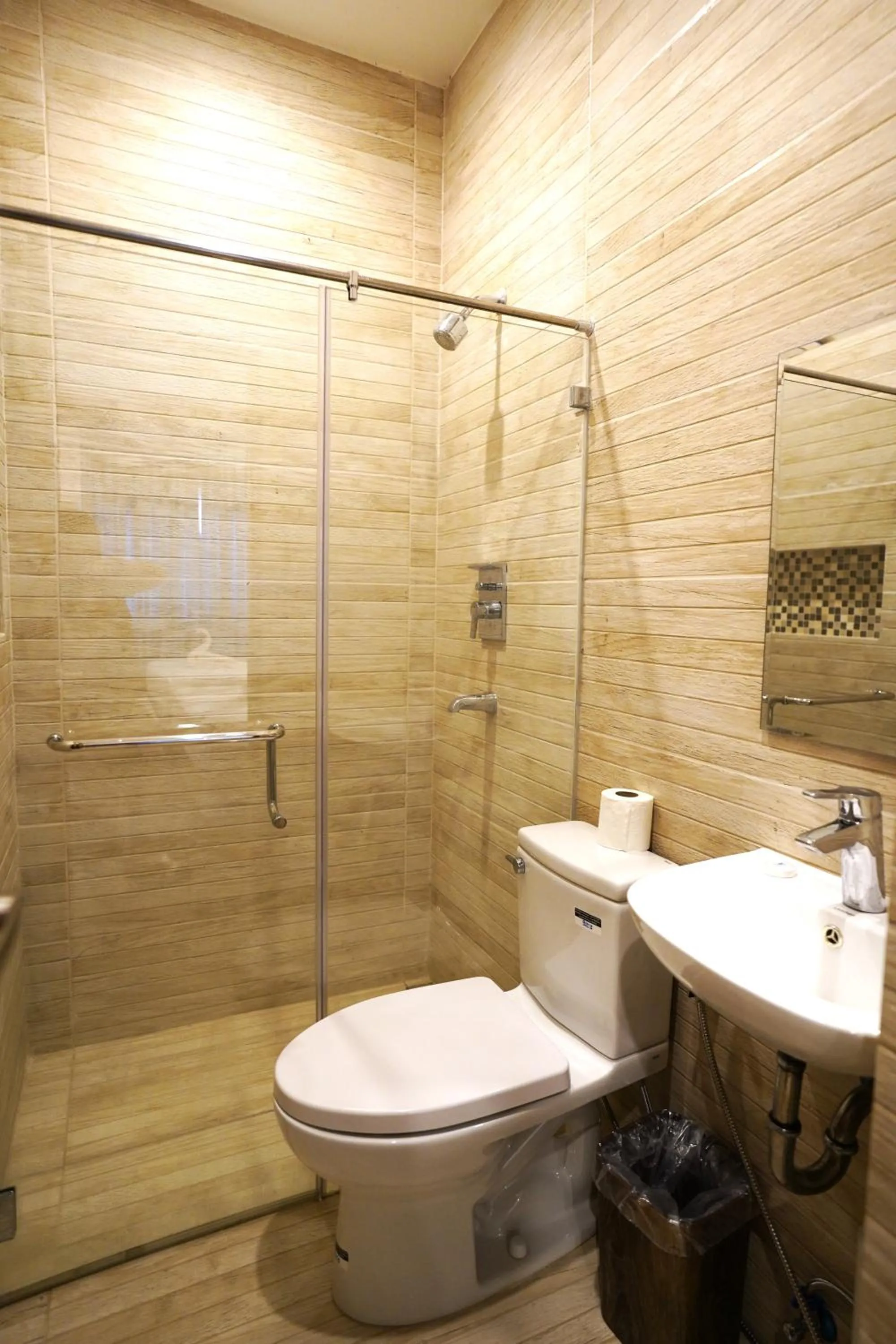 Shower in Lighthouse Point Hotel