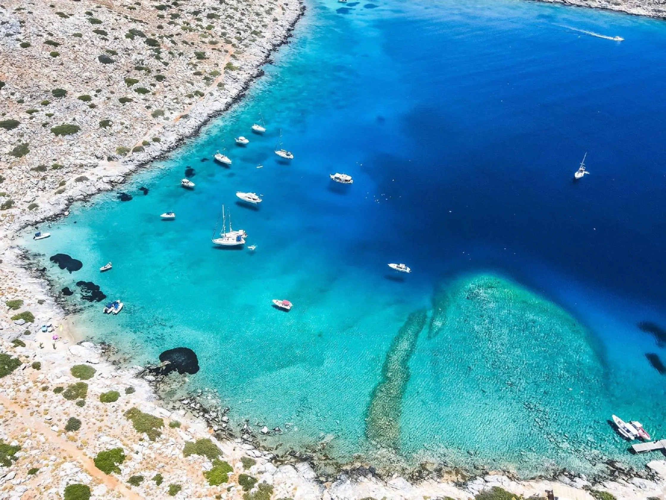 Rafkos Mansion with Private Pool and Amazing View