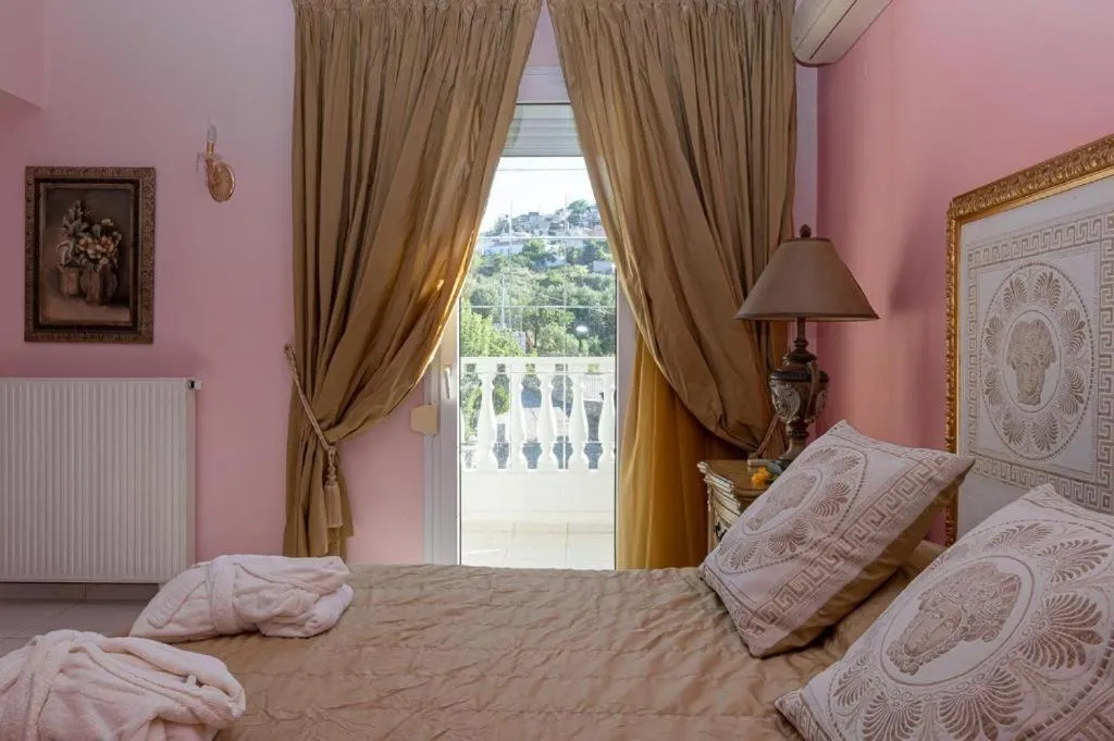 Rafkos Mansion with Private Pool and Amazing View