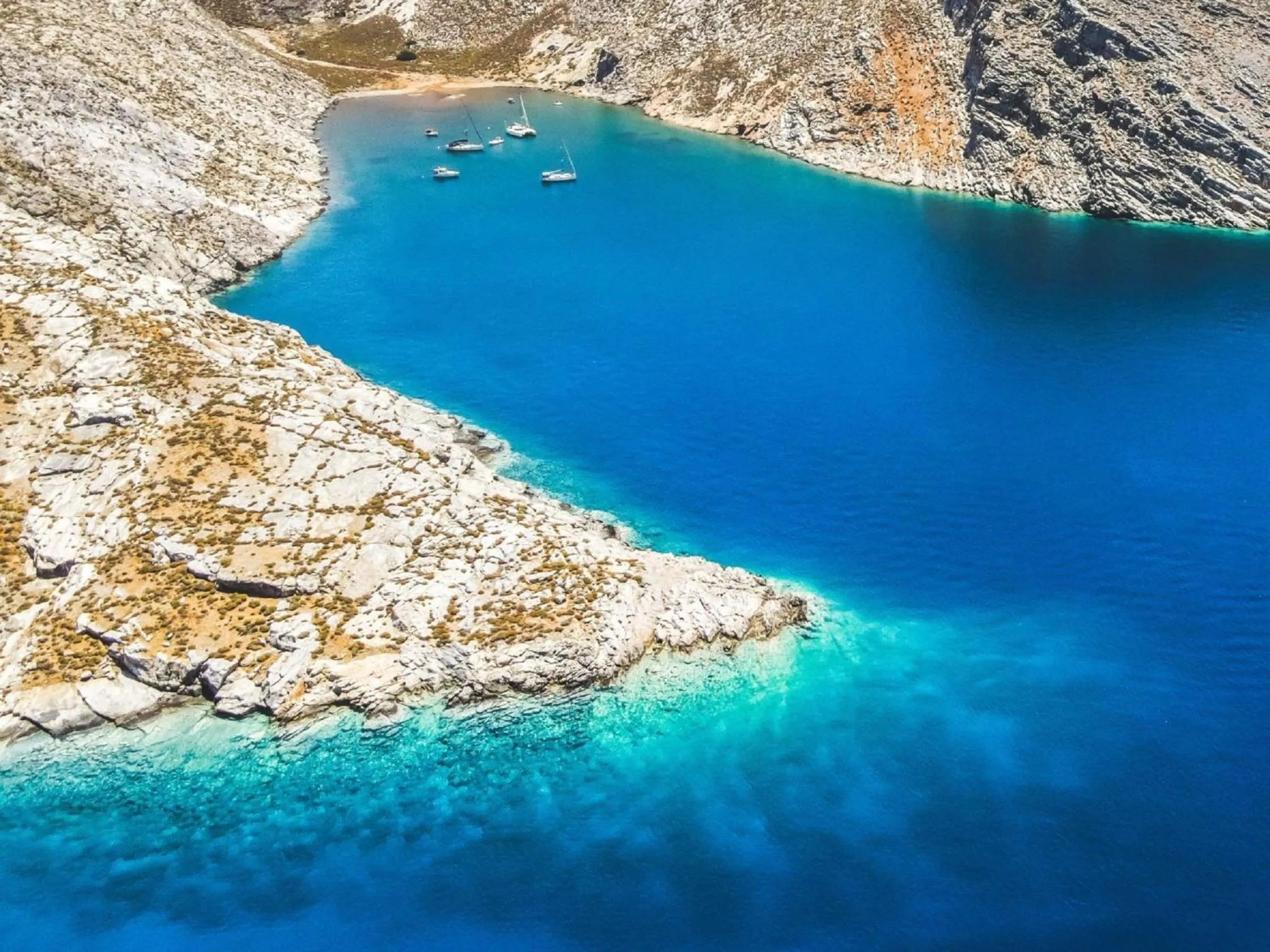 Rafkos Mansion with Private Pool and Amazing View