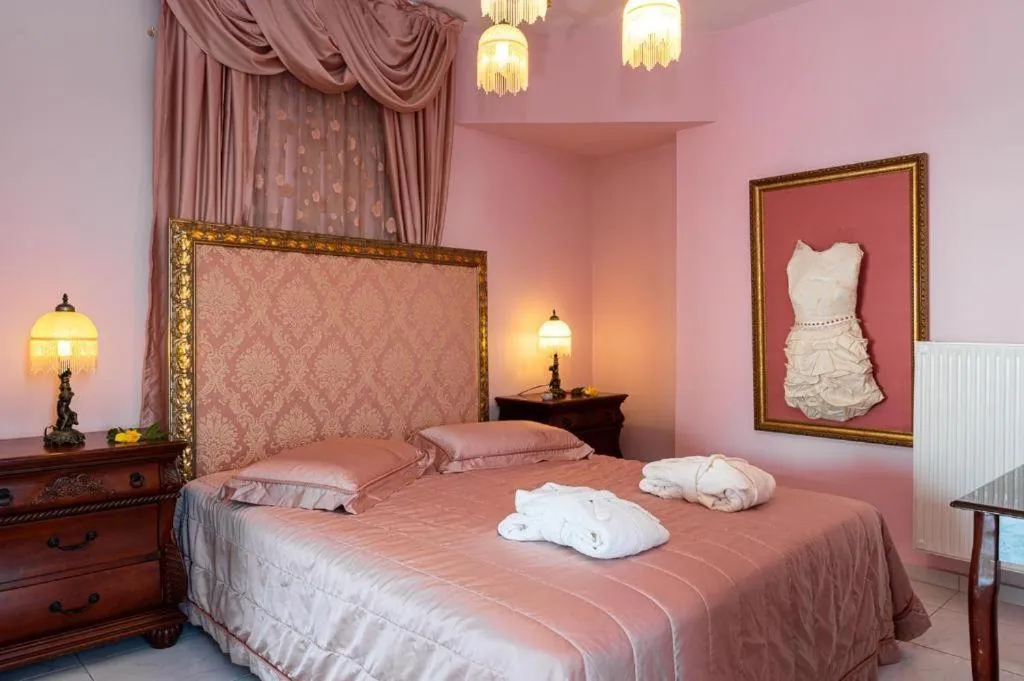 Rafkos Mansion with Private Pool and Amazing View