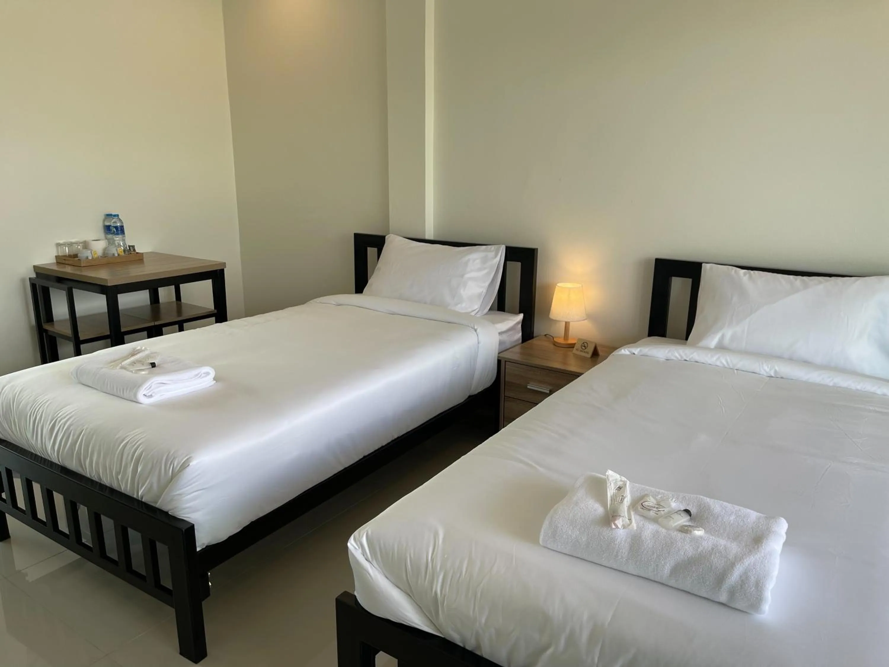 Bed in Ivory House Sriracha