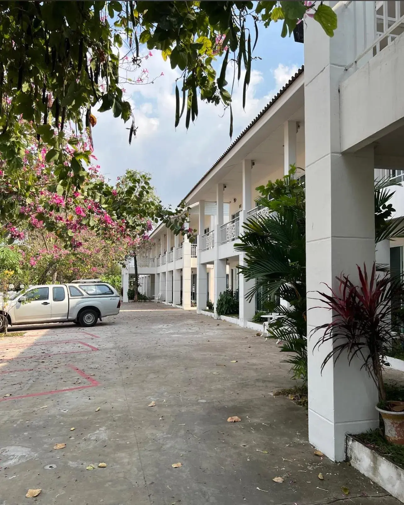 Property building in Ivory House Sriracha Property building in Ivory House Sriracha