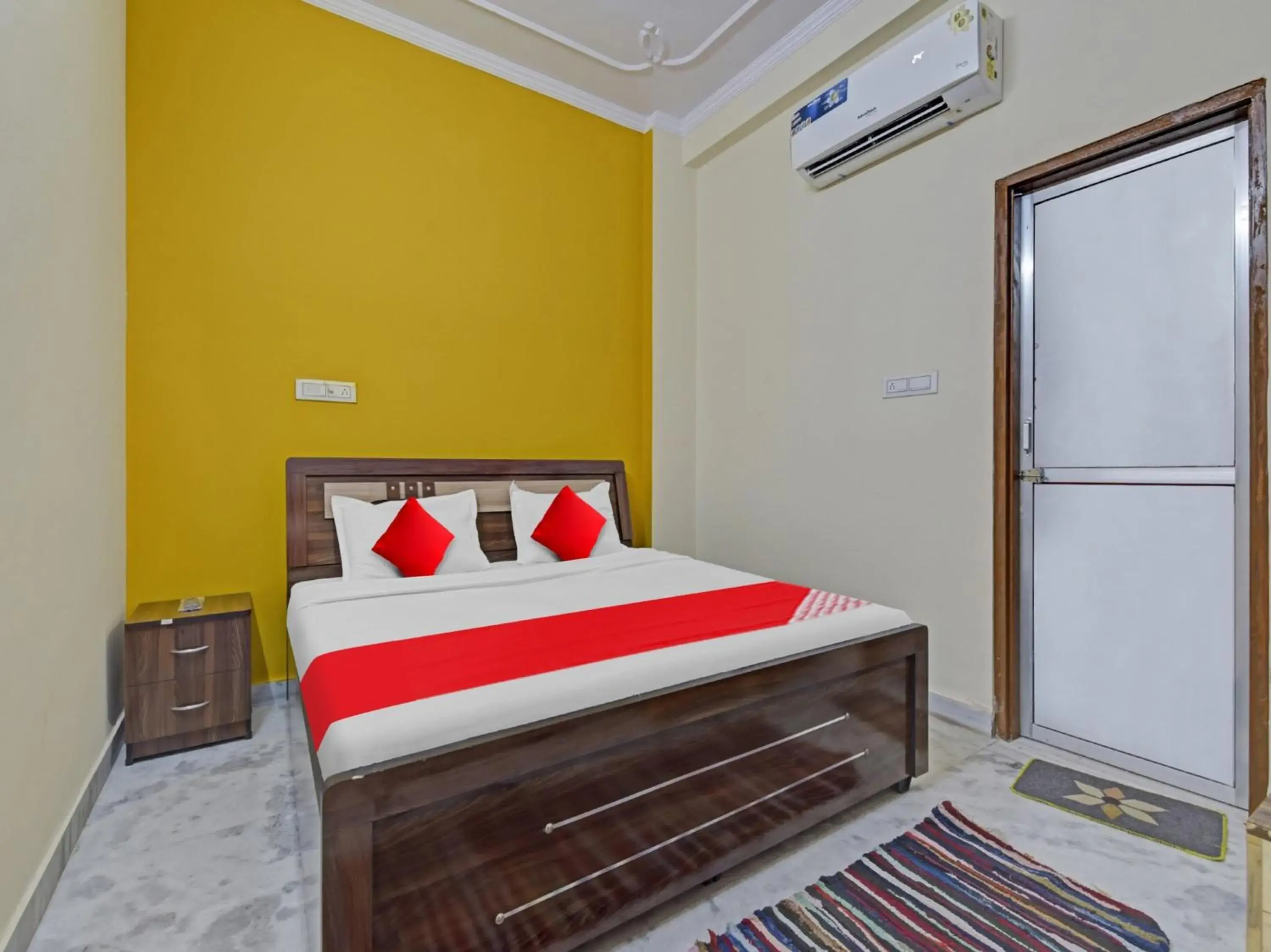 Bedroom in Hotel O Hastinapur Residency Bedroom in Hotel O Hastinapur Residency