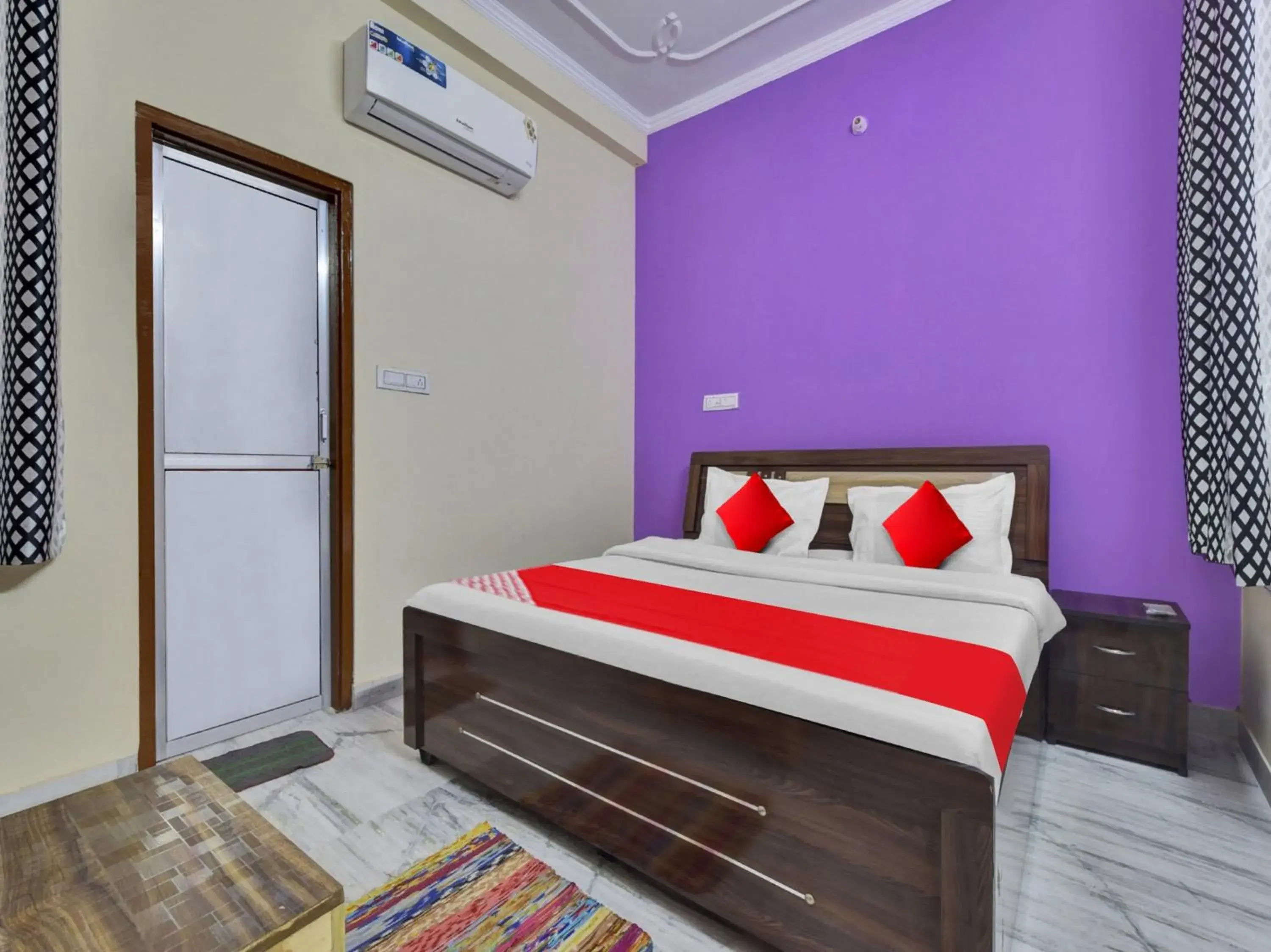Bedroom in Hotel O Hastinapur Residency Bedroom in Hotel O Hastinapur Residency