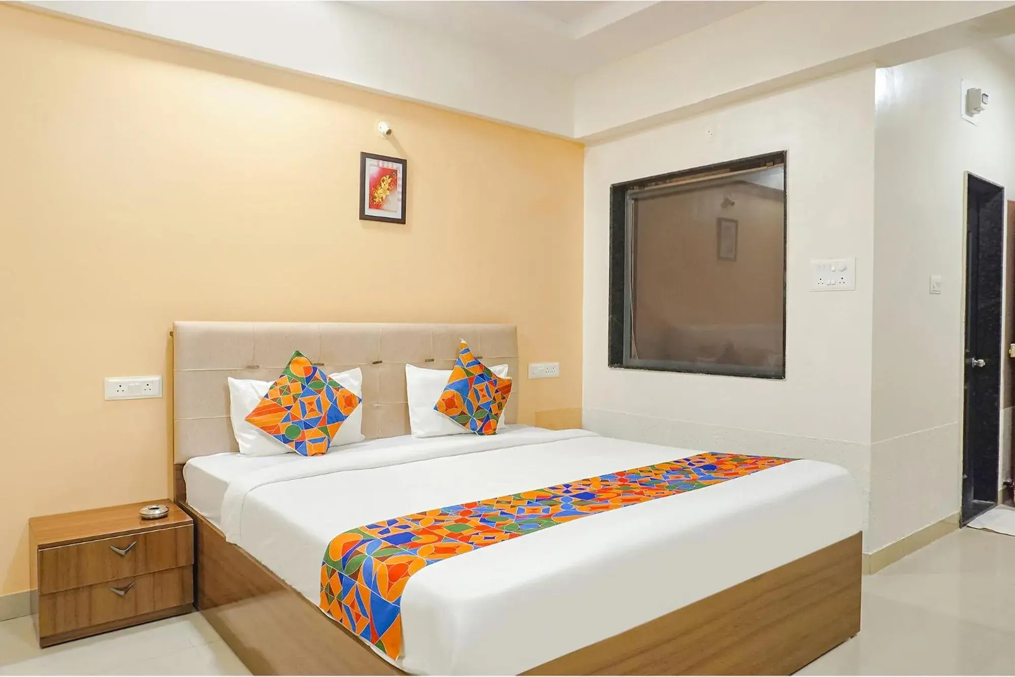 Bed in FabHotel Embassy - Nr Amanora Mall, Pune Bed in FabHotel Embassy - Nr Amanora Mall, Pune