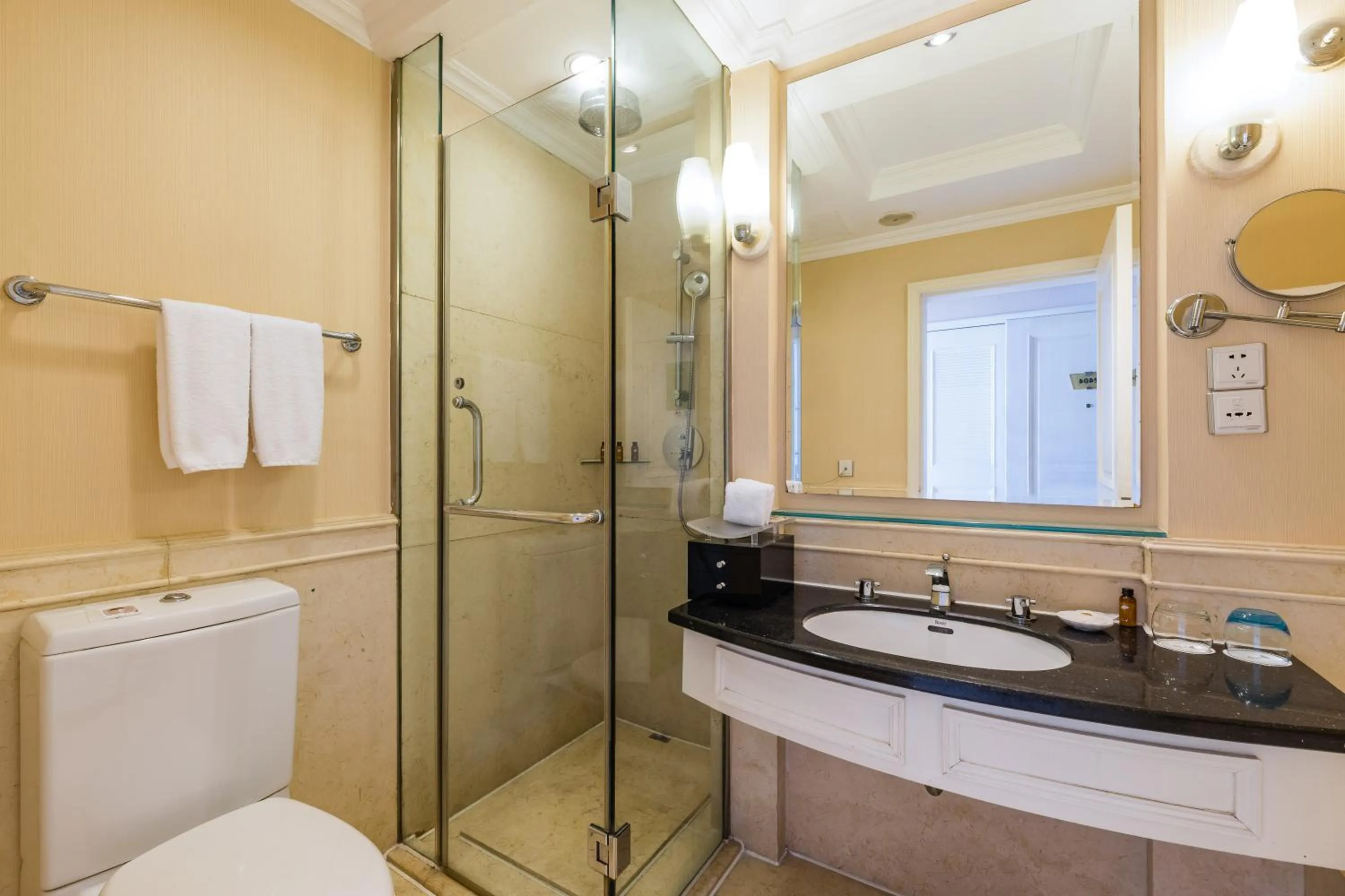 Toilet in S&N Hotel Jiujiang