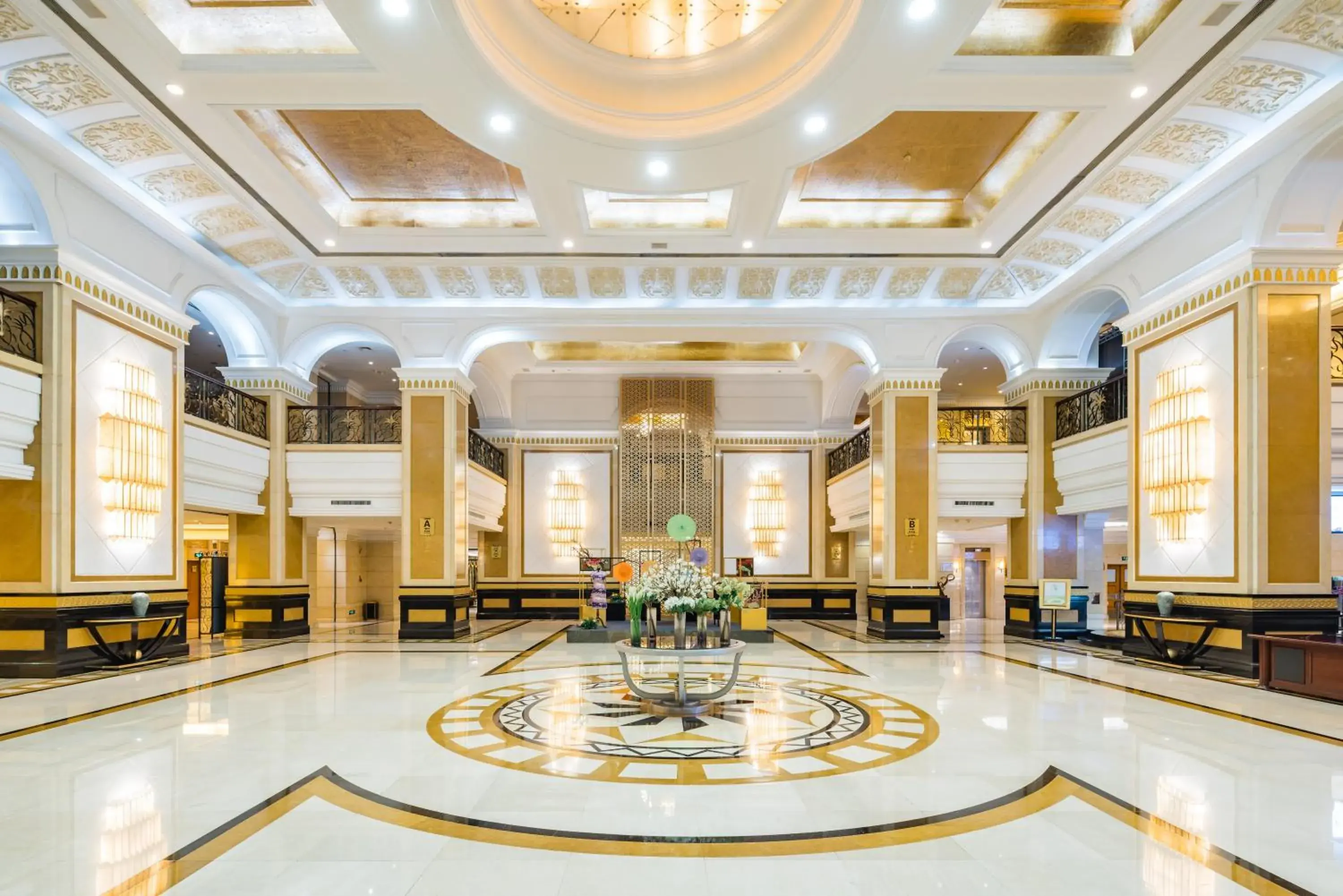Lobby or reception in S&N Hotel Jiujiang Lobby or reception in S&N Hotel Jiujiang