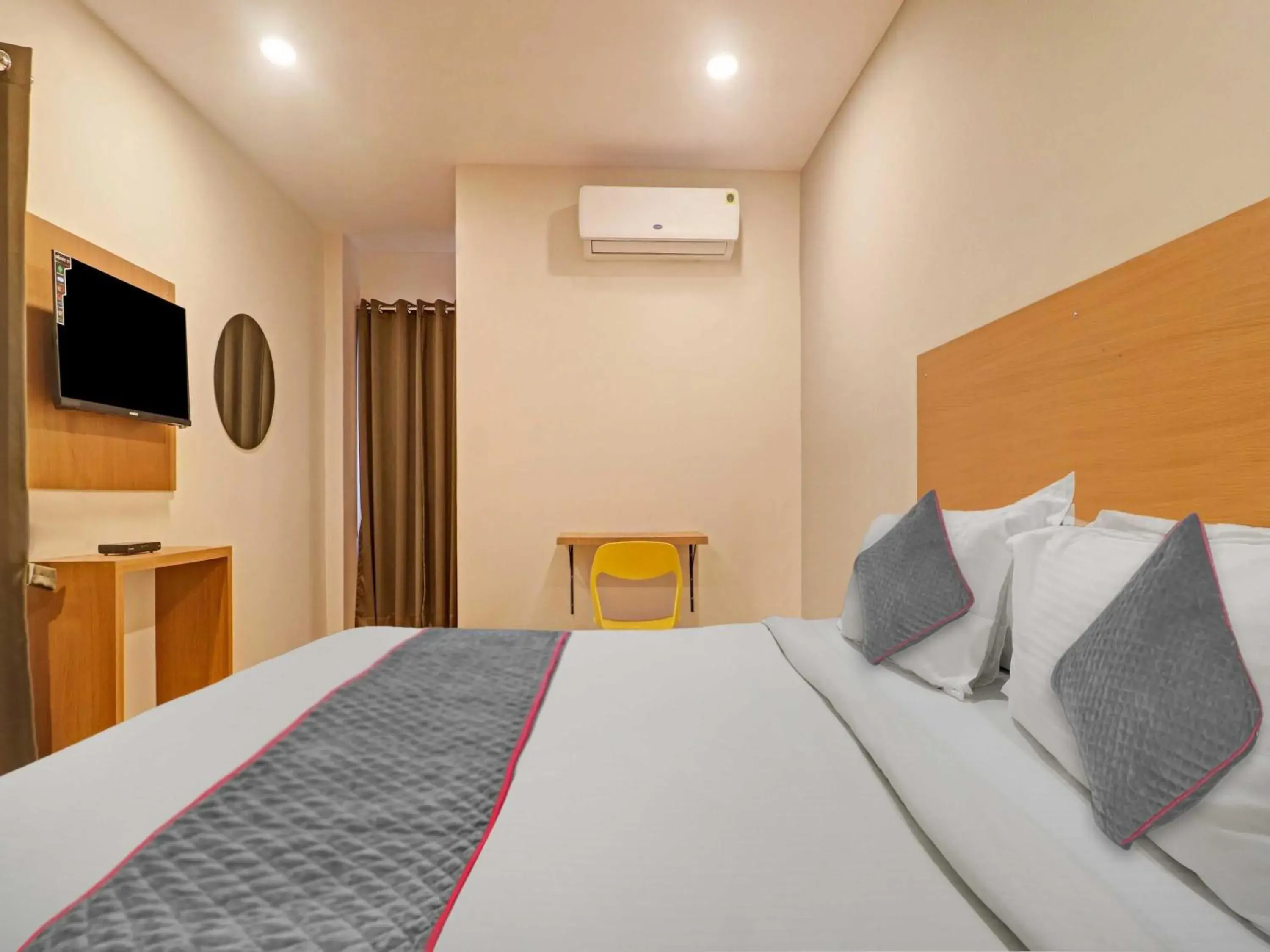 Bedroom, Bed in Townhouse White Ridge KPHB OPP JNTU Bedroom, Bed in Townhouse White Ridge KPHB OPP JNTU