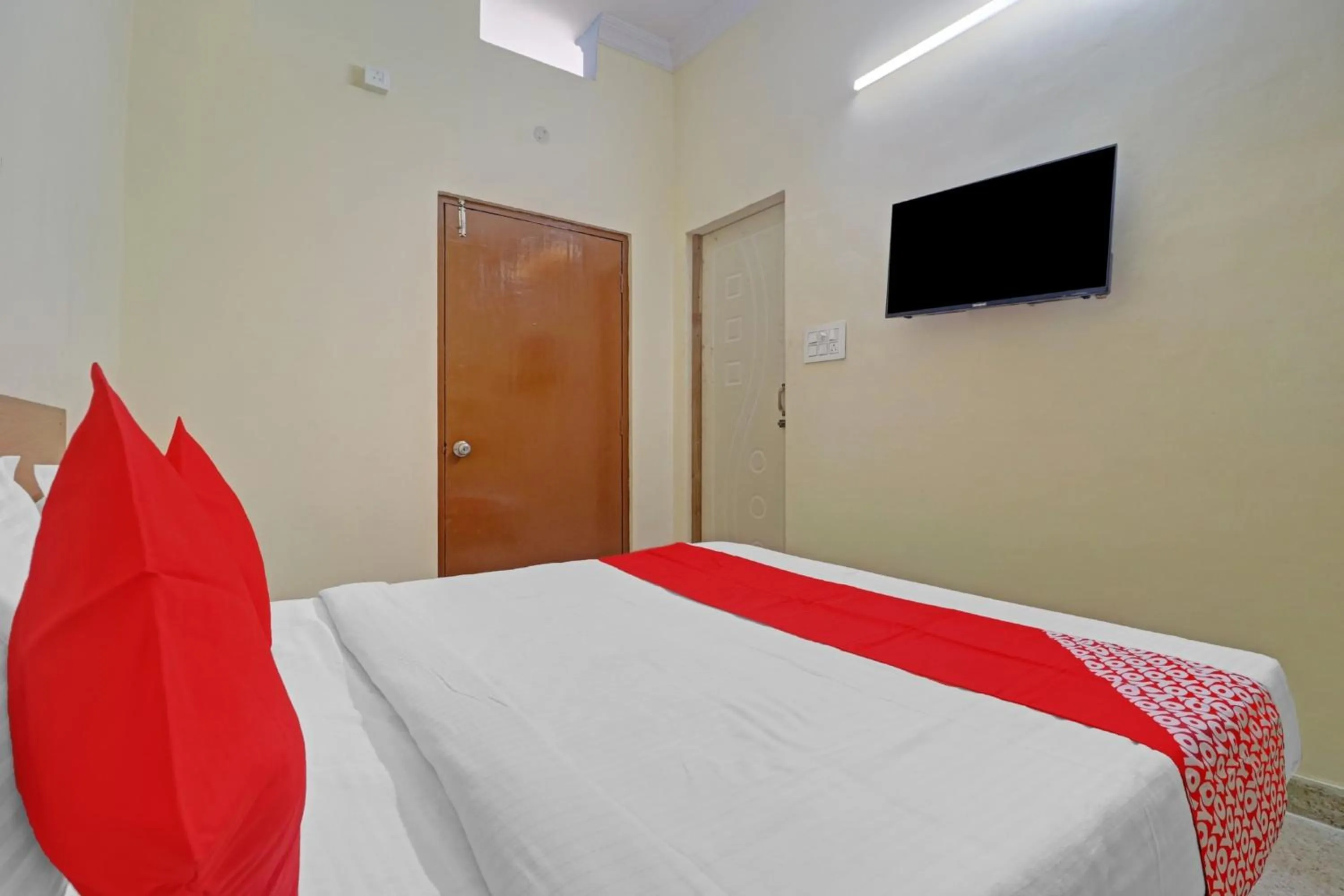 Bedroom, Bed in Hotel O RBS Square Langer Houz