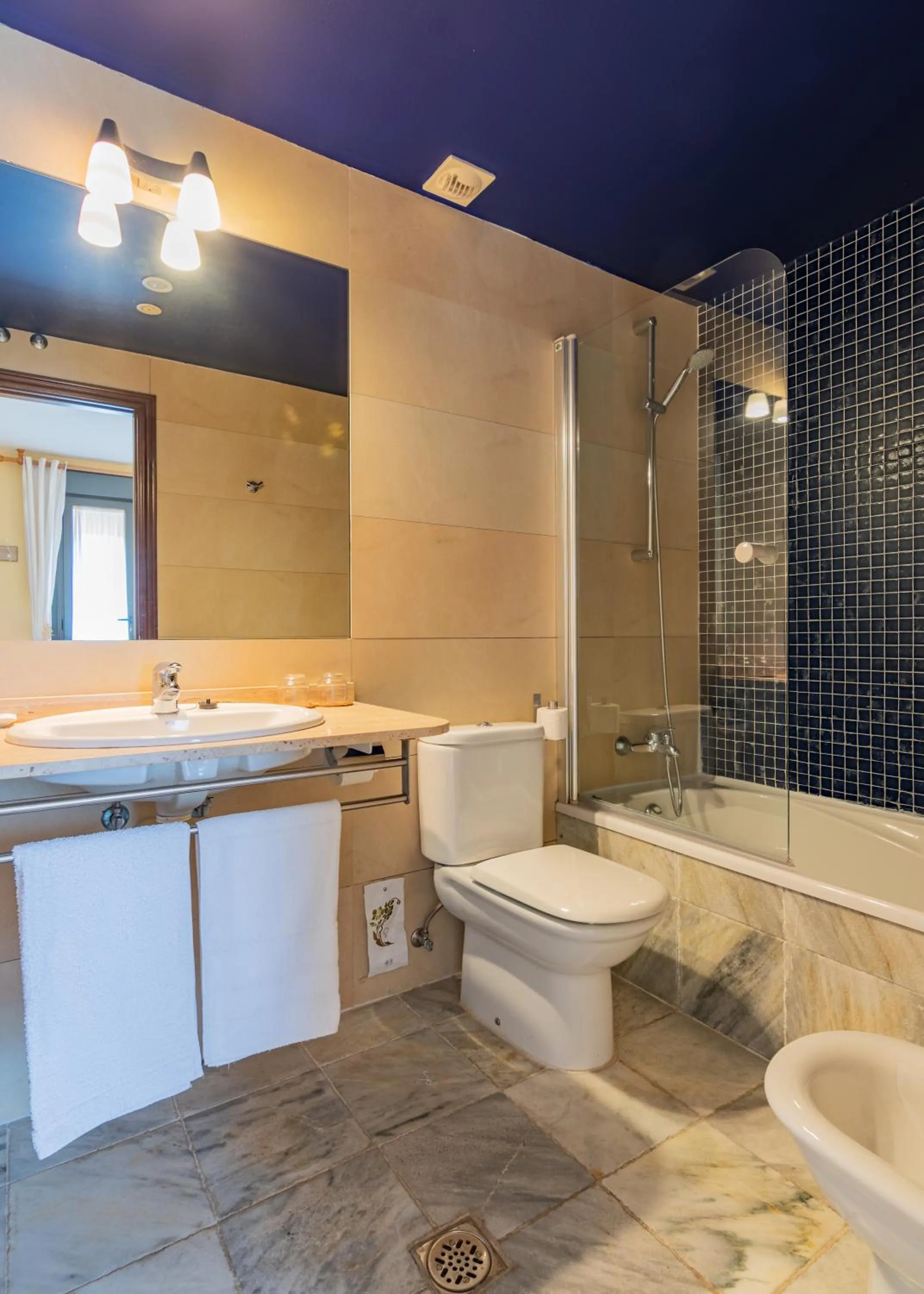 Shower in Mar Del Sueve