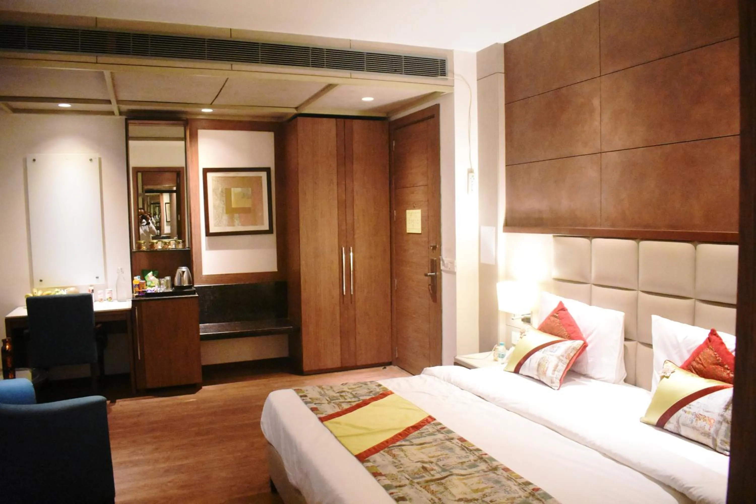 Bed in Lemonwood Suites by F9 Hotels - Trivoli Garden Chhatarpur
