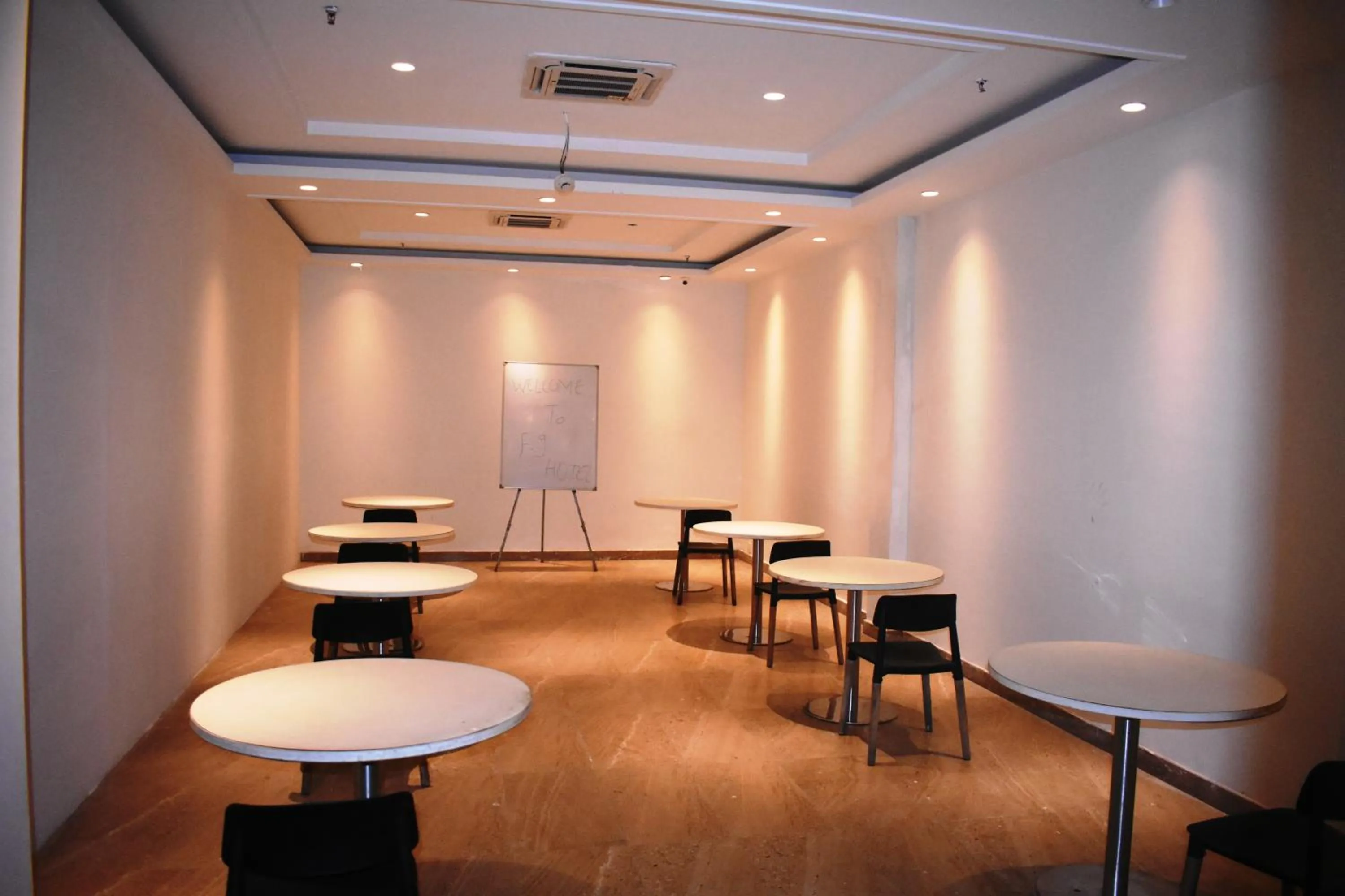 Seating area in Lemonwood Suites by F9 Hotels - Trivoli Garden Chhatarpur