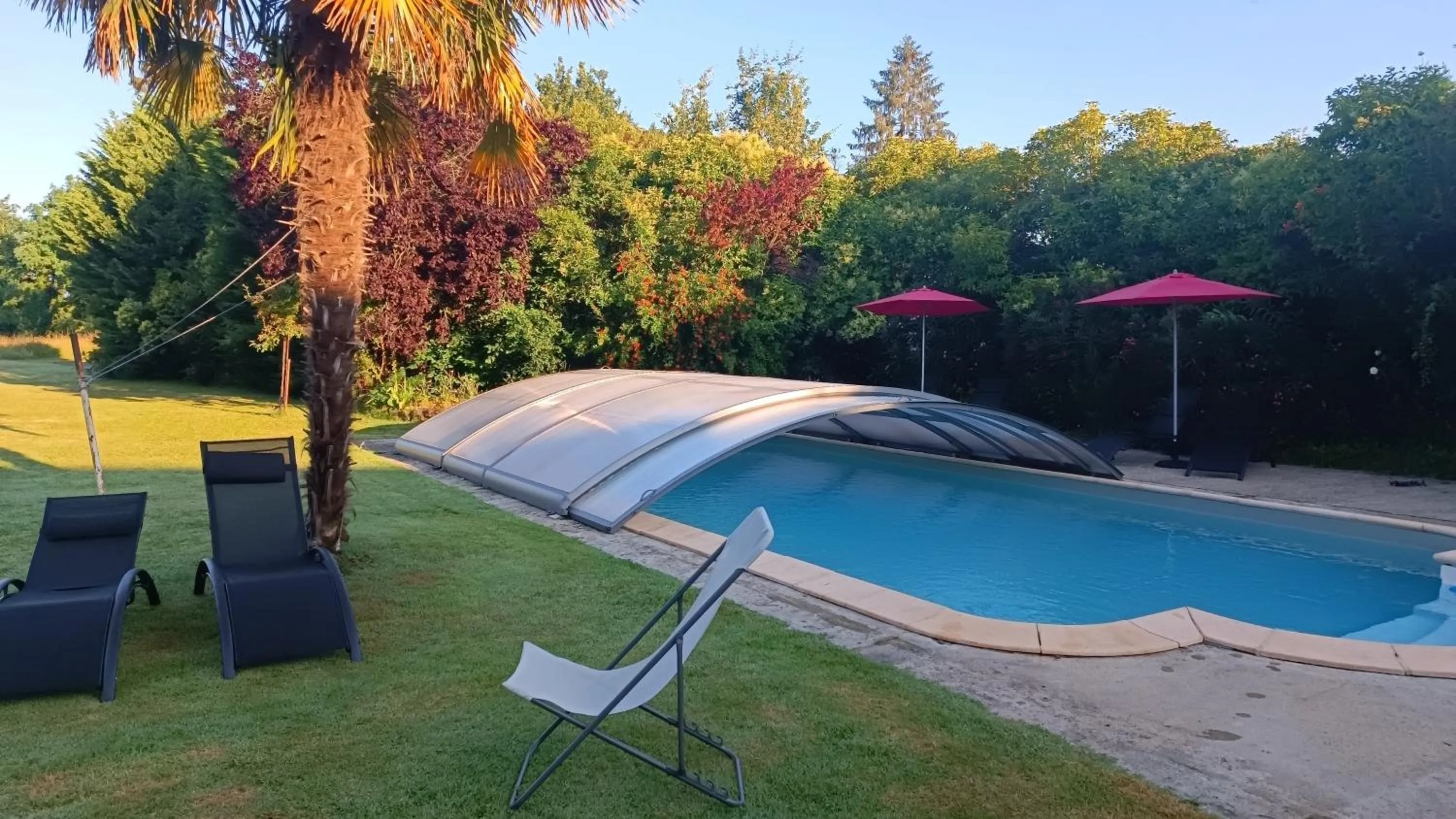 Swimming pool in Relais de la tour