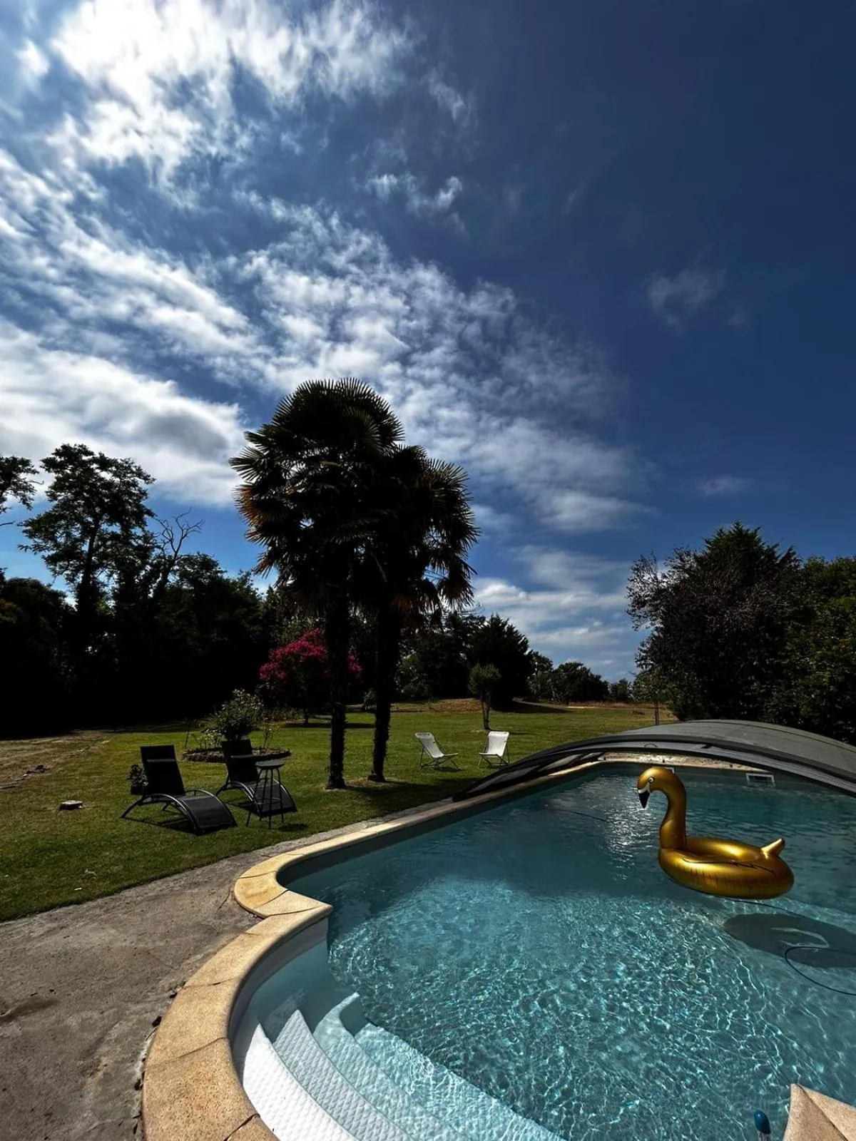 Swimming pool in Relais de la tour