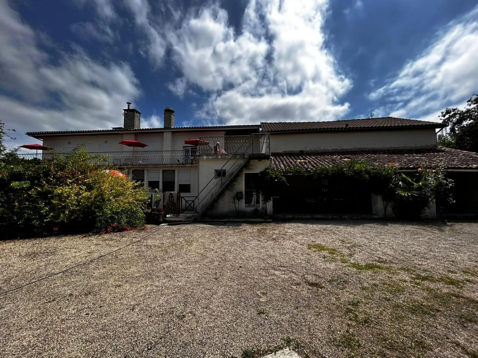 Property building in Relais de la tour