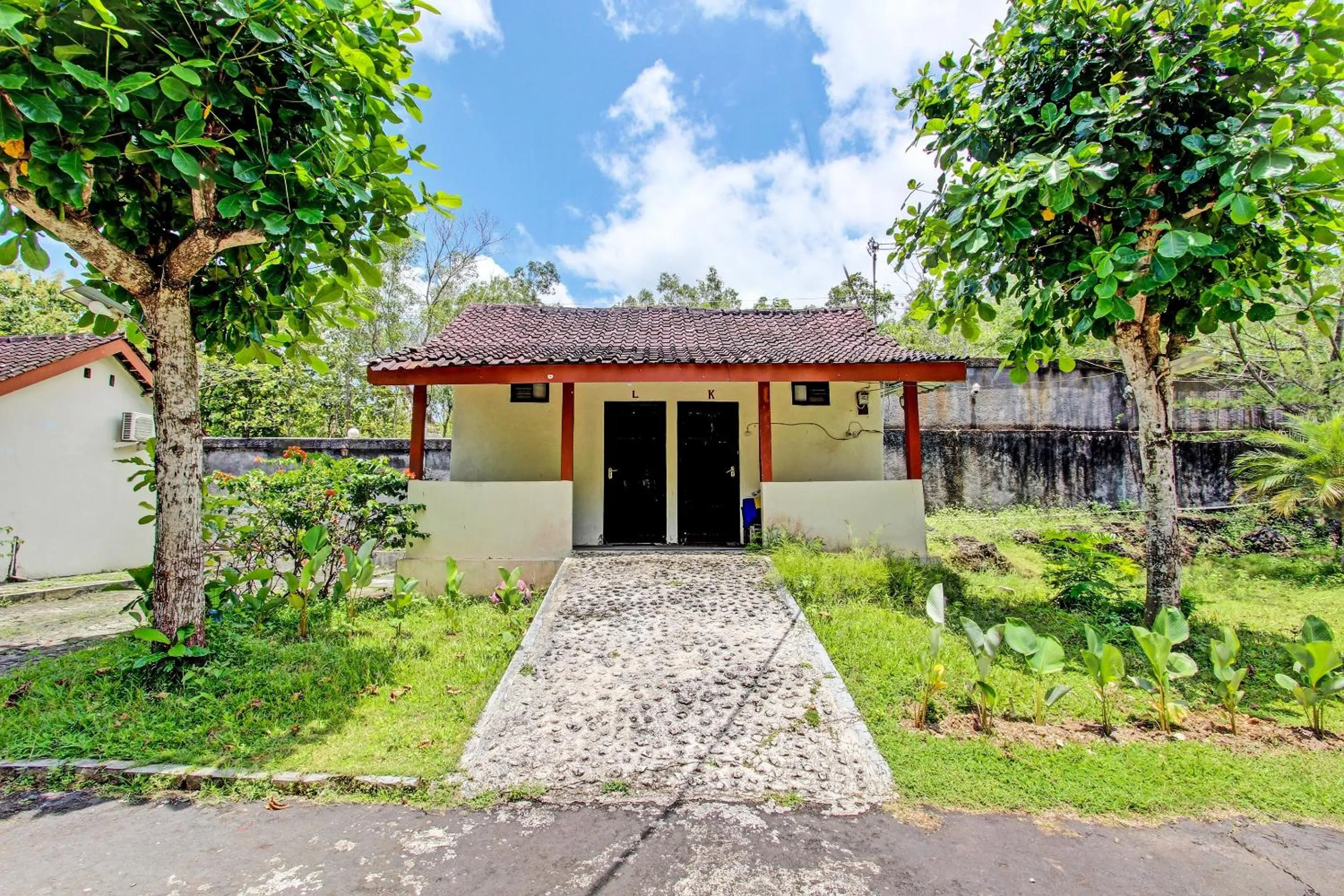 Facade/entrance in Hotel O Orchid Guest House