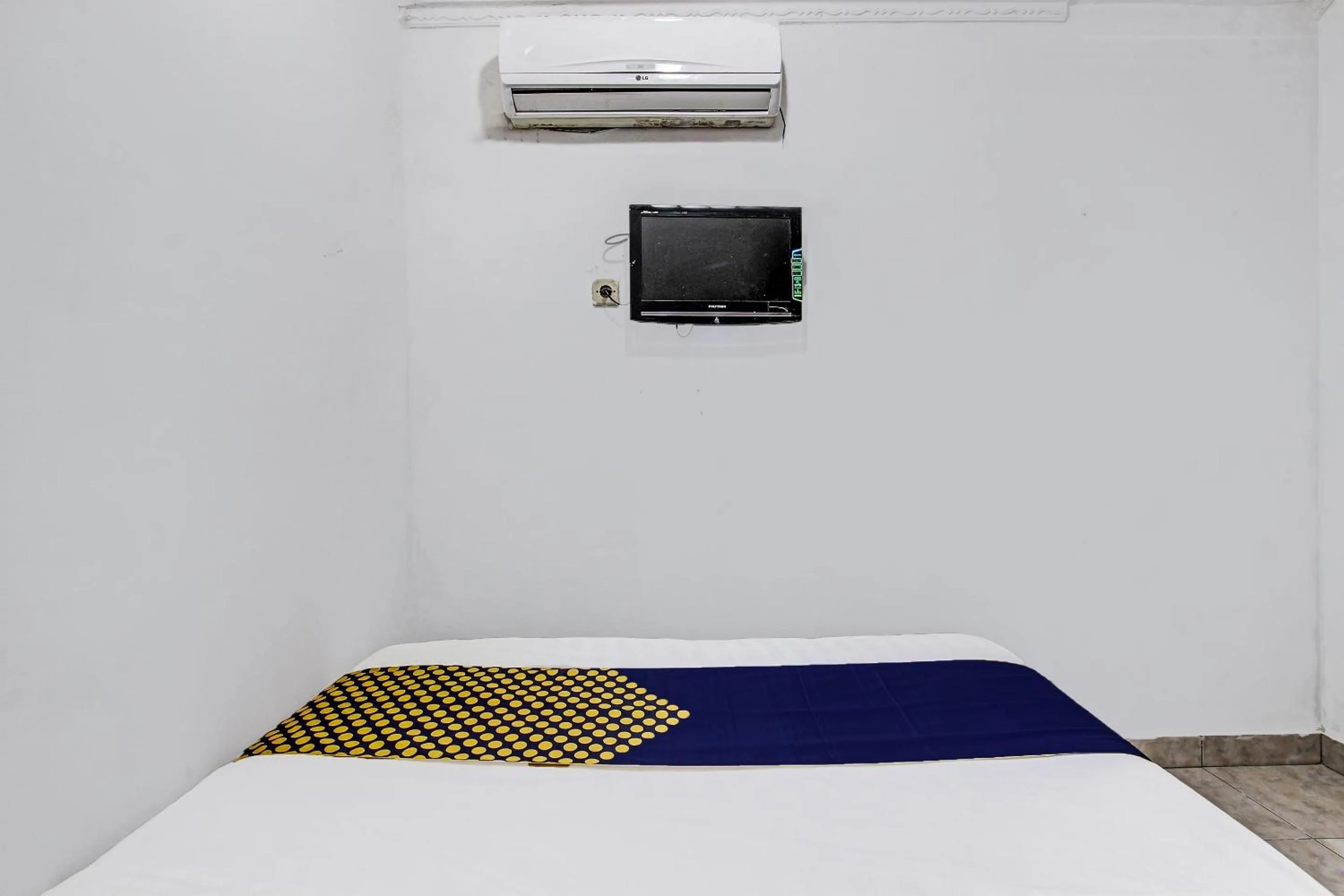 Bedroom, Bed in Hotel O Orchid Guest House