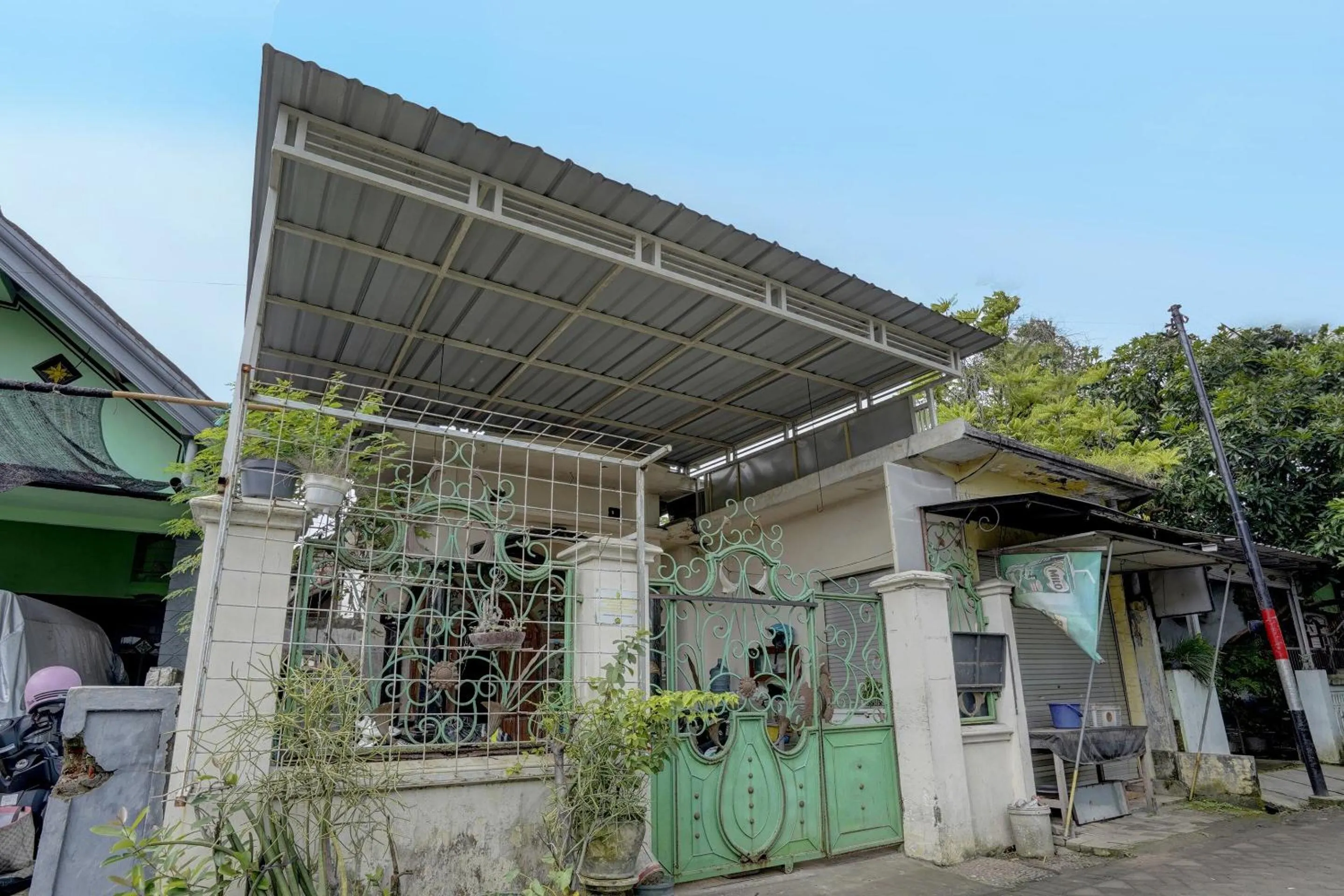 Facade/entrance in Hotel O Nurul Homestay Syariah