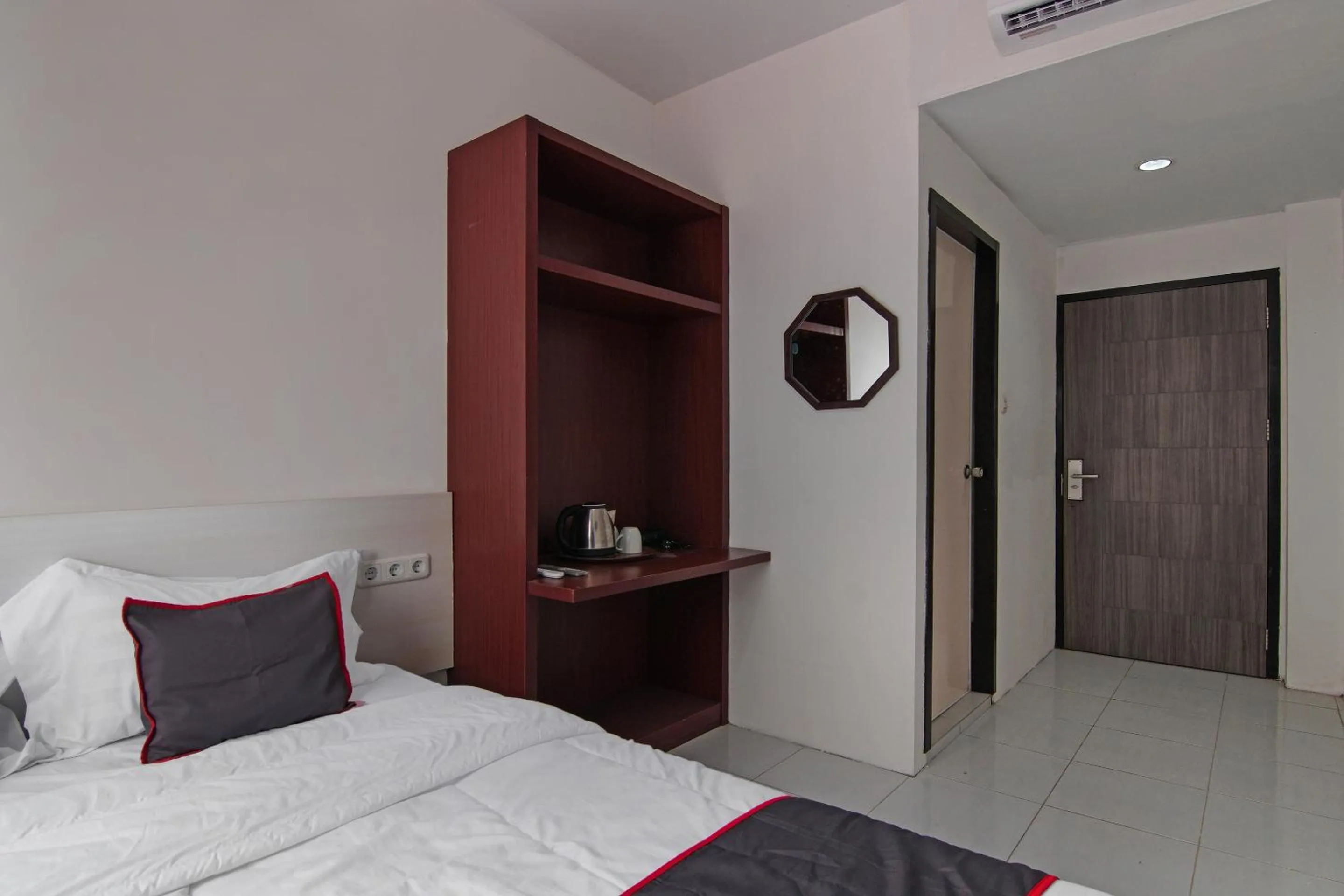 Bedroom, Bed in Hotel O Koala House