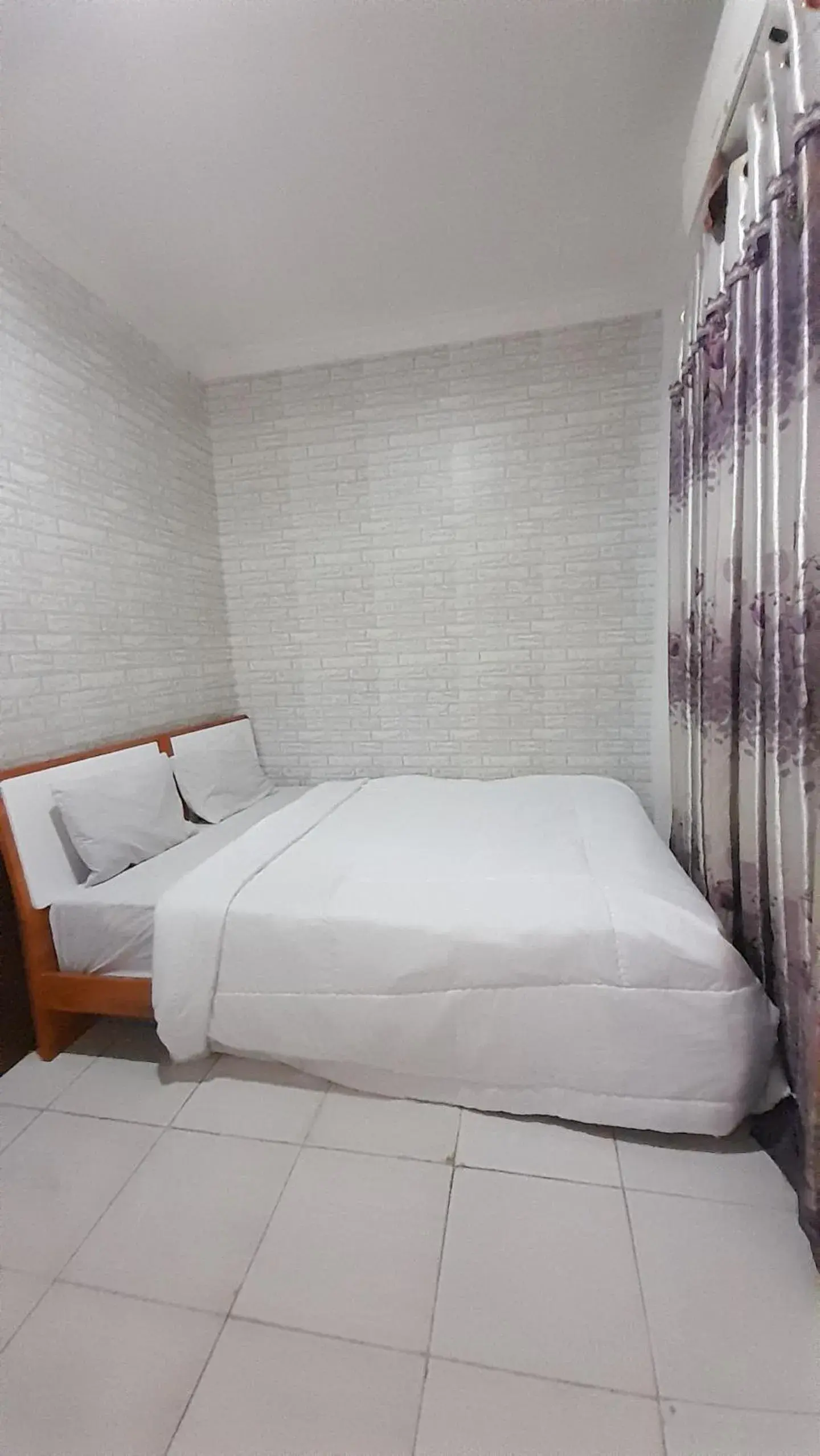 Double Room in Hotel O Kos Rumah Mirah Syariah Double Room in Hotel O Kos Rumah Mirah Syariah