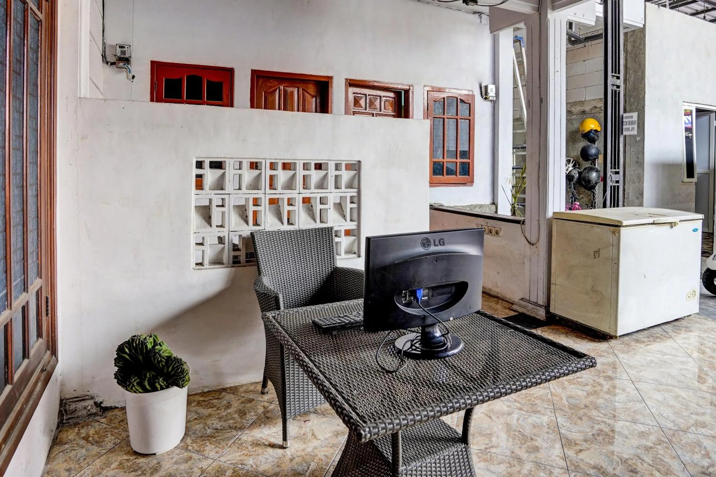 Lobby or reception in OYO Life 92310 Banyu Homestay