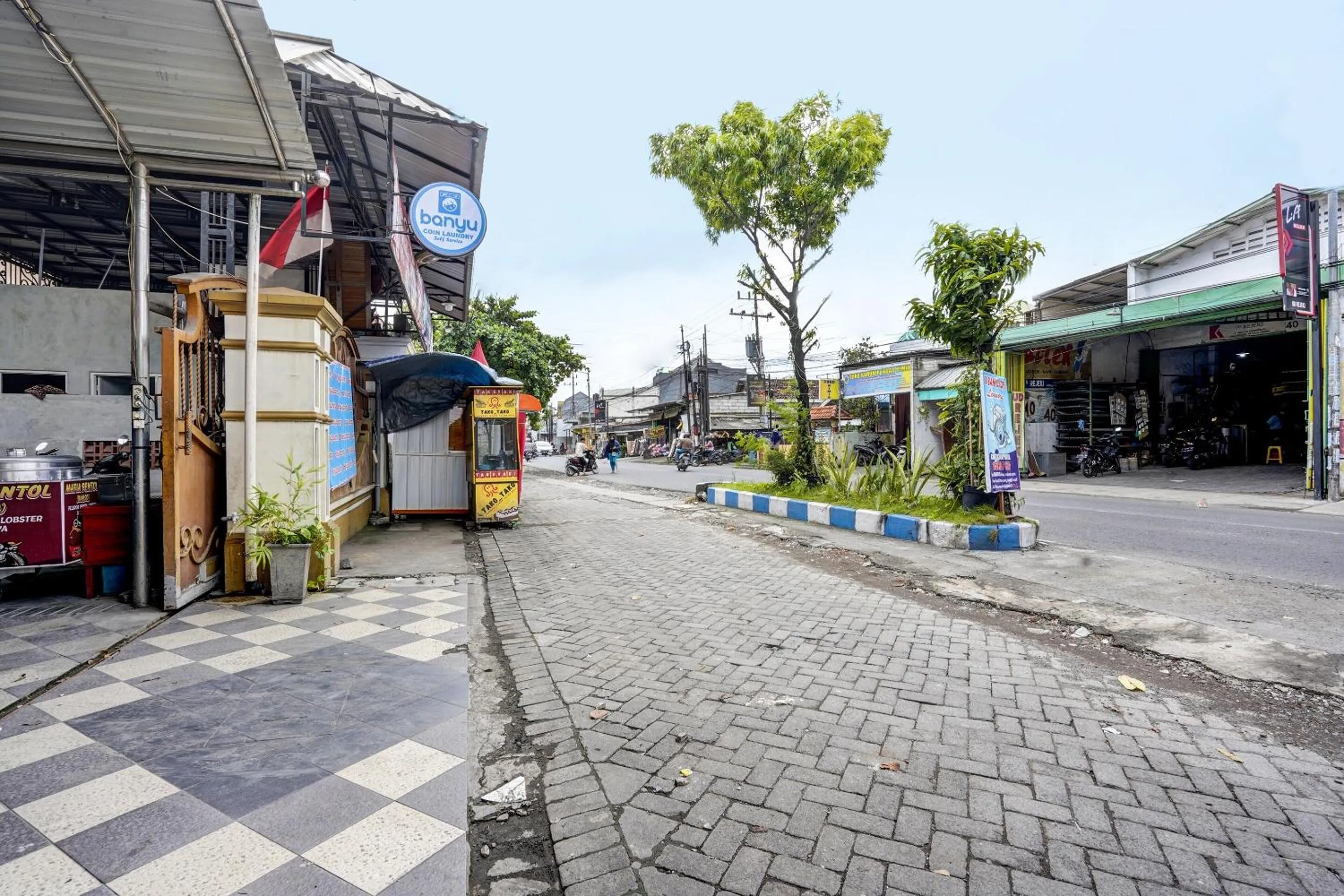 Facade/entrance in OYO Life 92310 Banyu Homestay