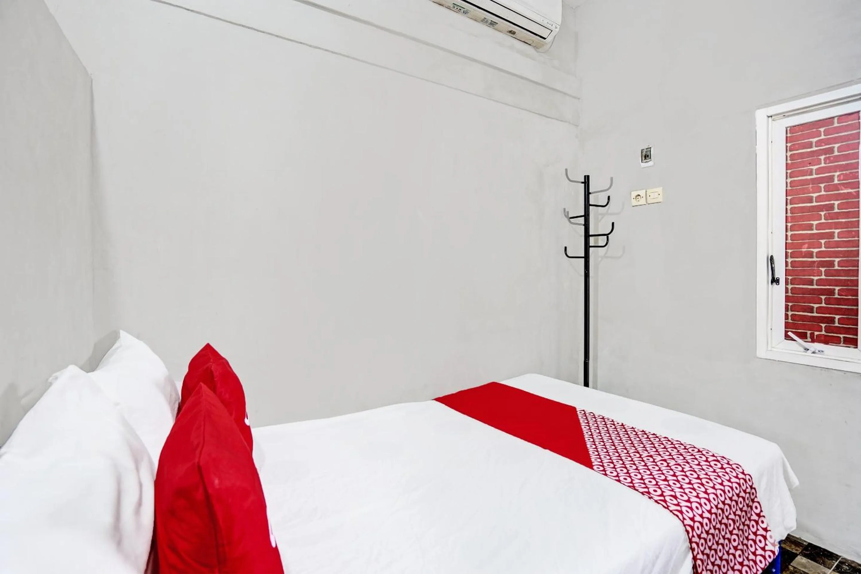 Bedroom in OYO Life 92310 Banyu Homestay