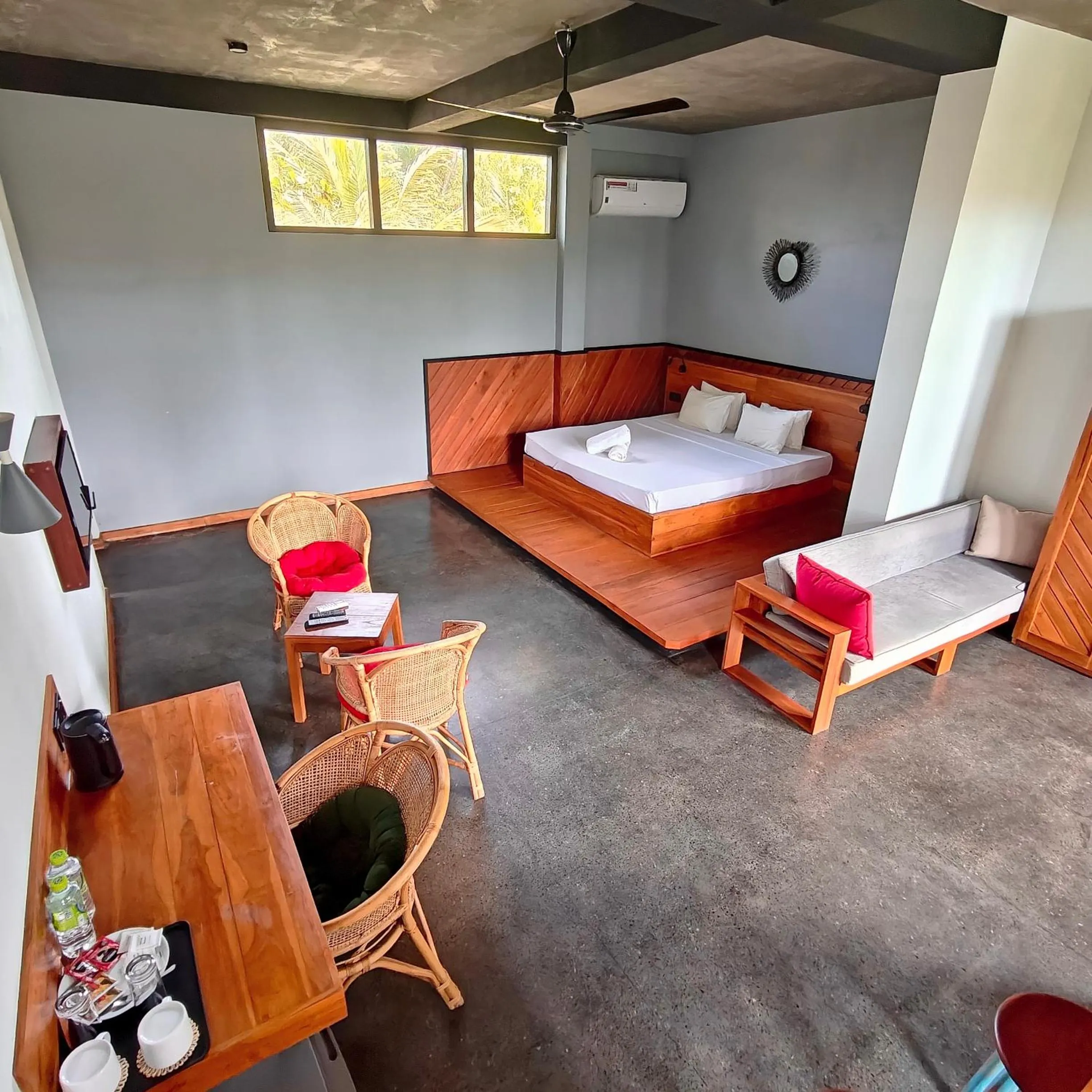 Photo of the whole room, Bed in Mango Tree Villa Bentota