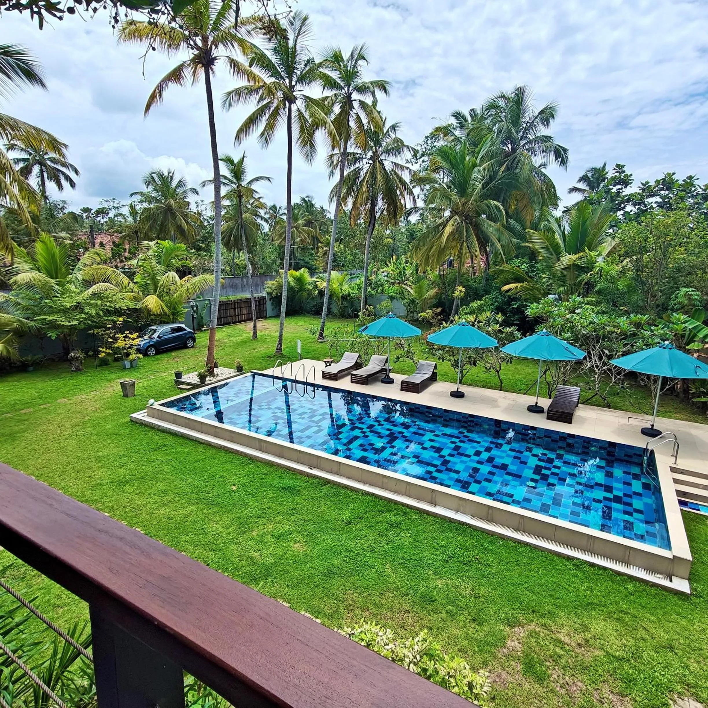 Swimming pool in Mango Tree Villa Bentota