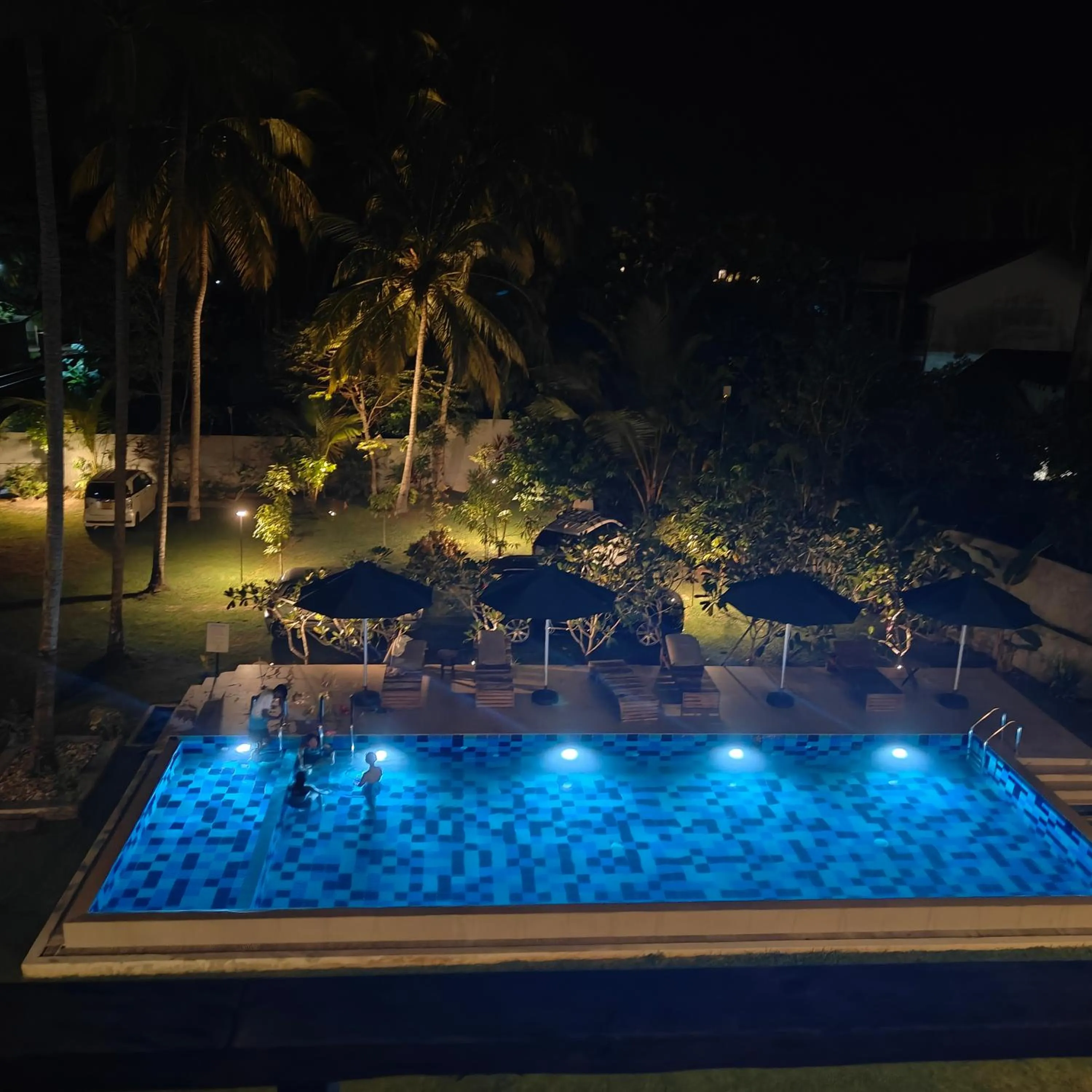 Swimming pool in Mango Tree Villa Bentota