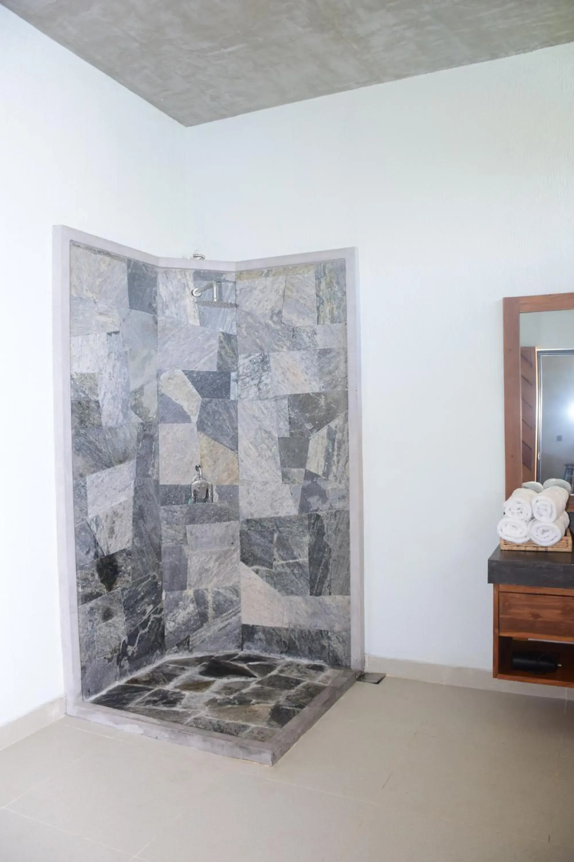 Bathroom in Mango Tree Villa Bentota Bathroom in Mango Tree Villa Bentota