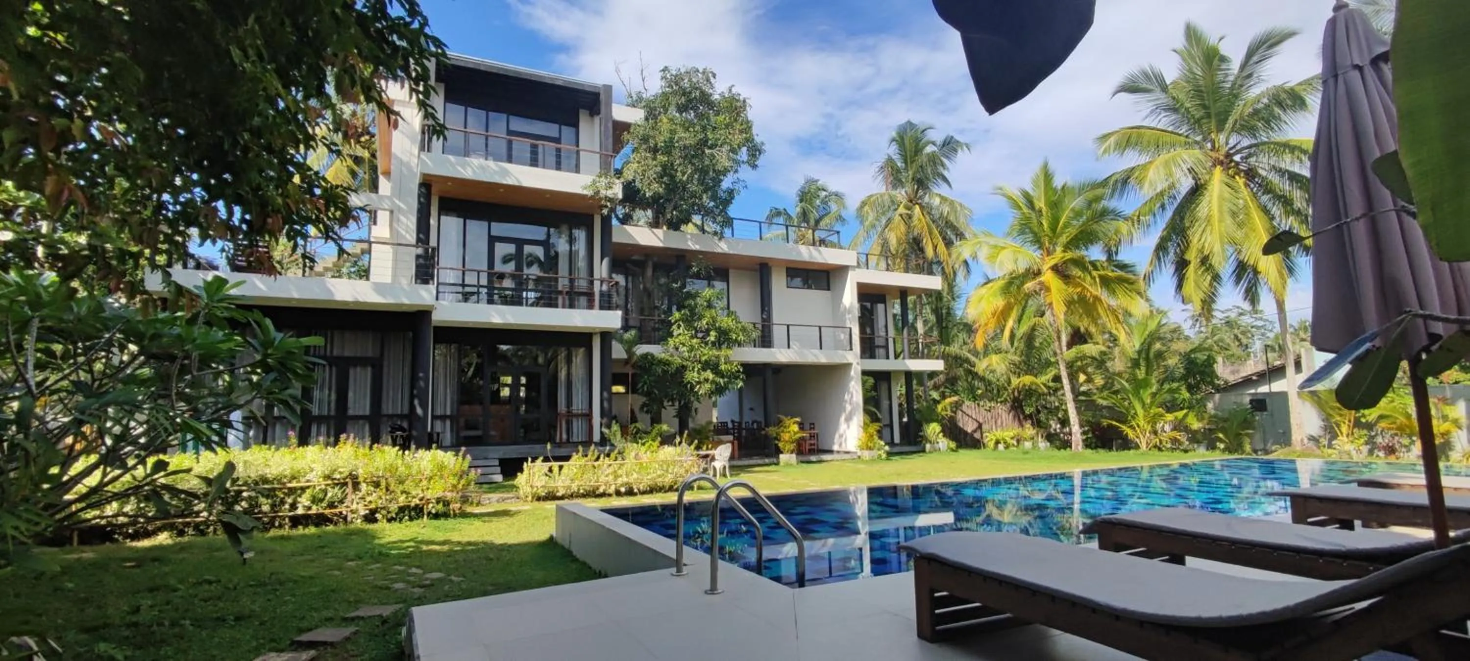 Garden view in Mango Tree Villa Bentota