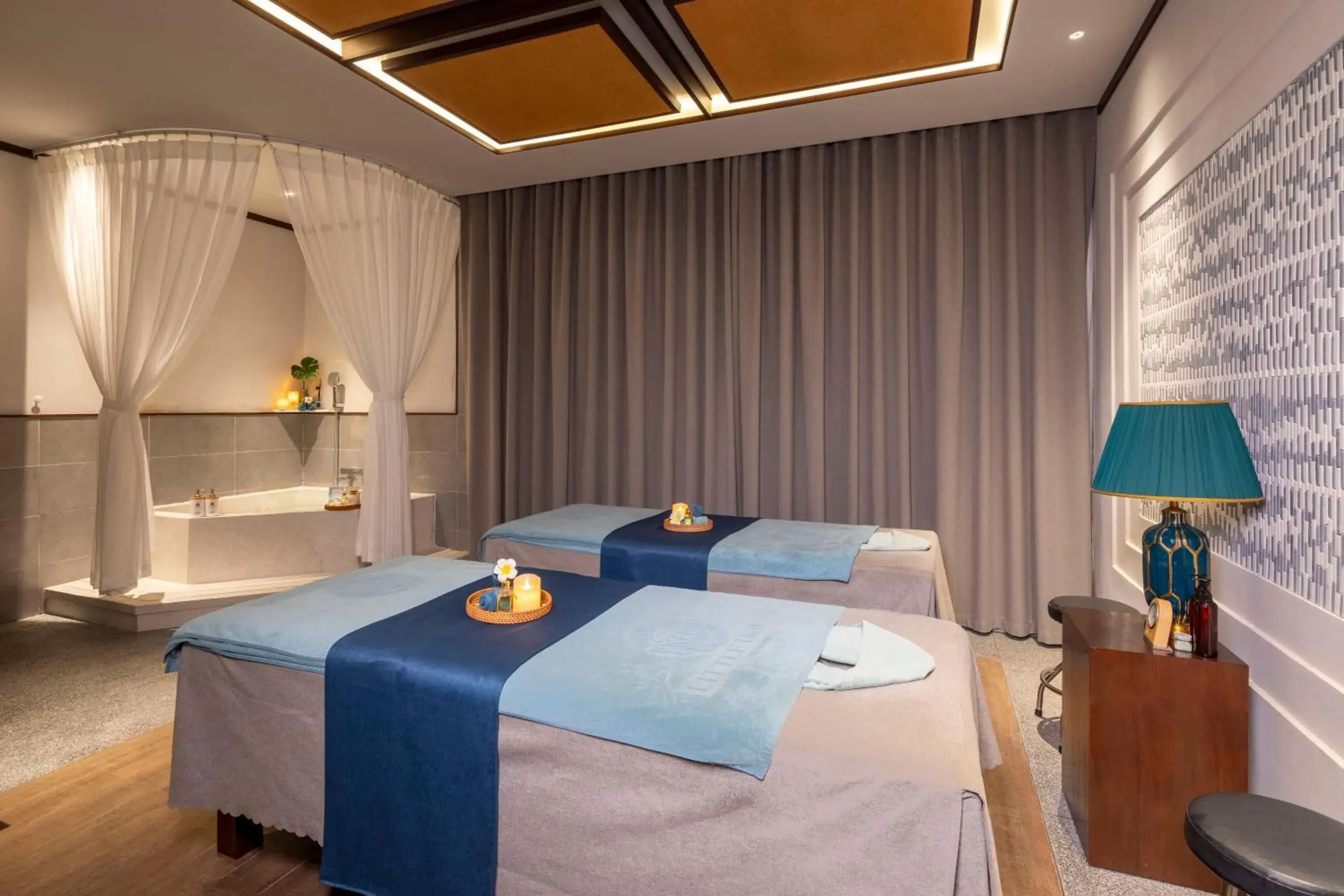 Massage, Bed in Little Oasis - An Eco Friendly Hotel & Spa Massage, Bed in Little Oasis - An Eco Friendly Hotel & Spa