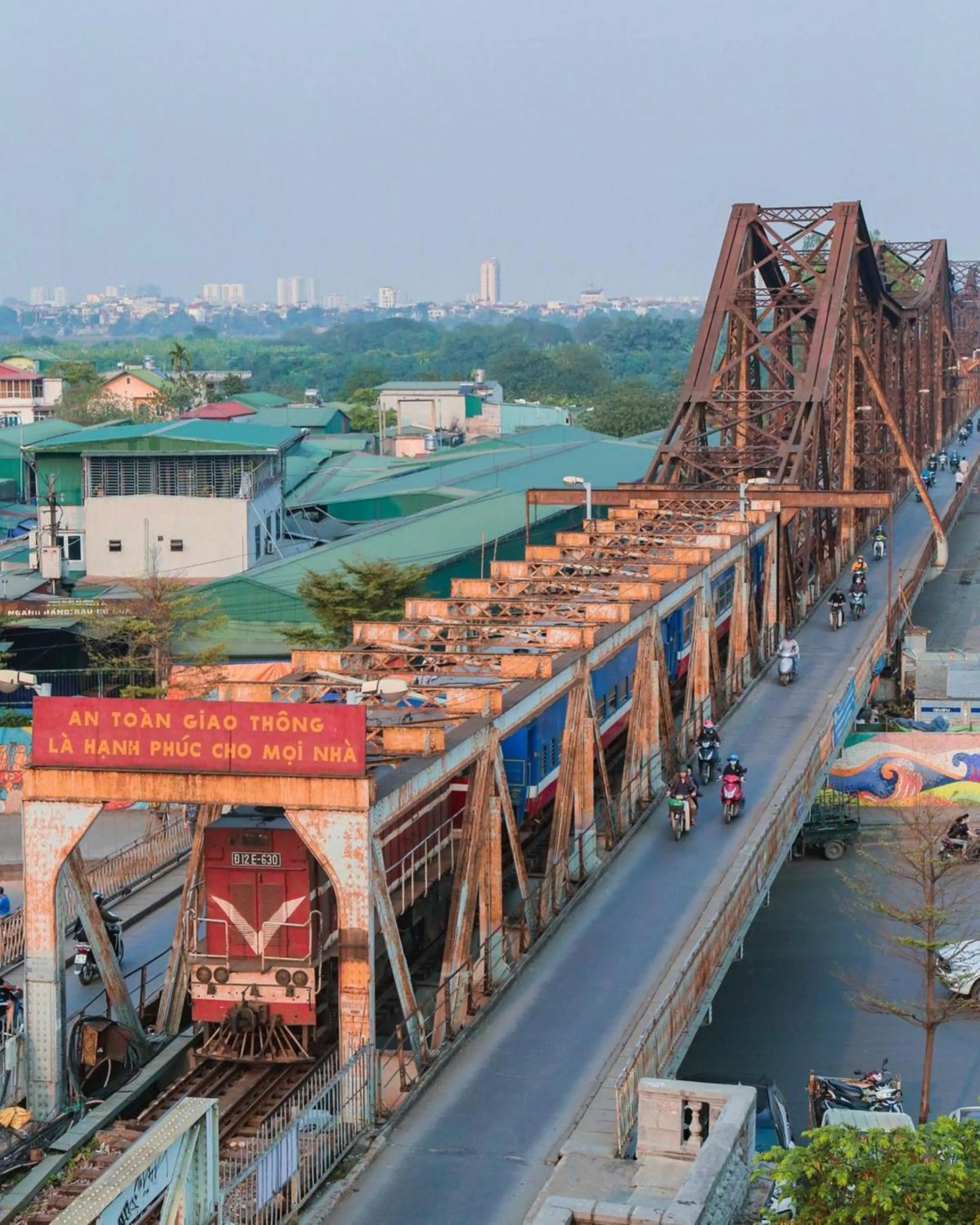 Nearby landmark in Phuong Nam Hotel Aeon Mall Long Bien