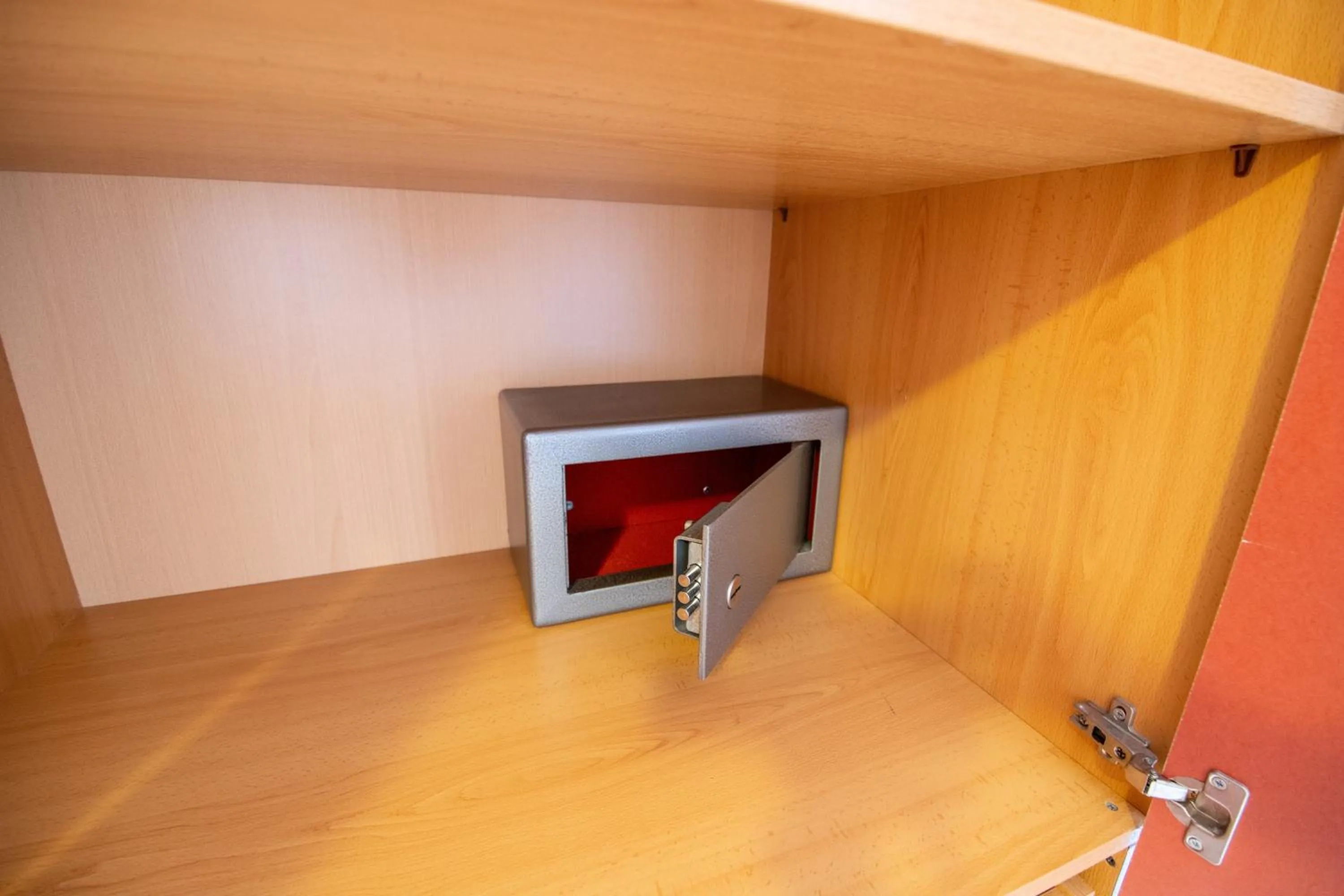 safe in Angelika Apartotel