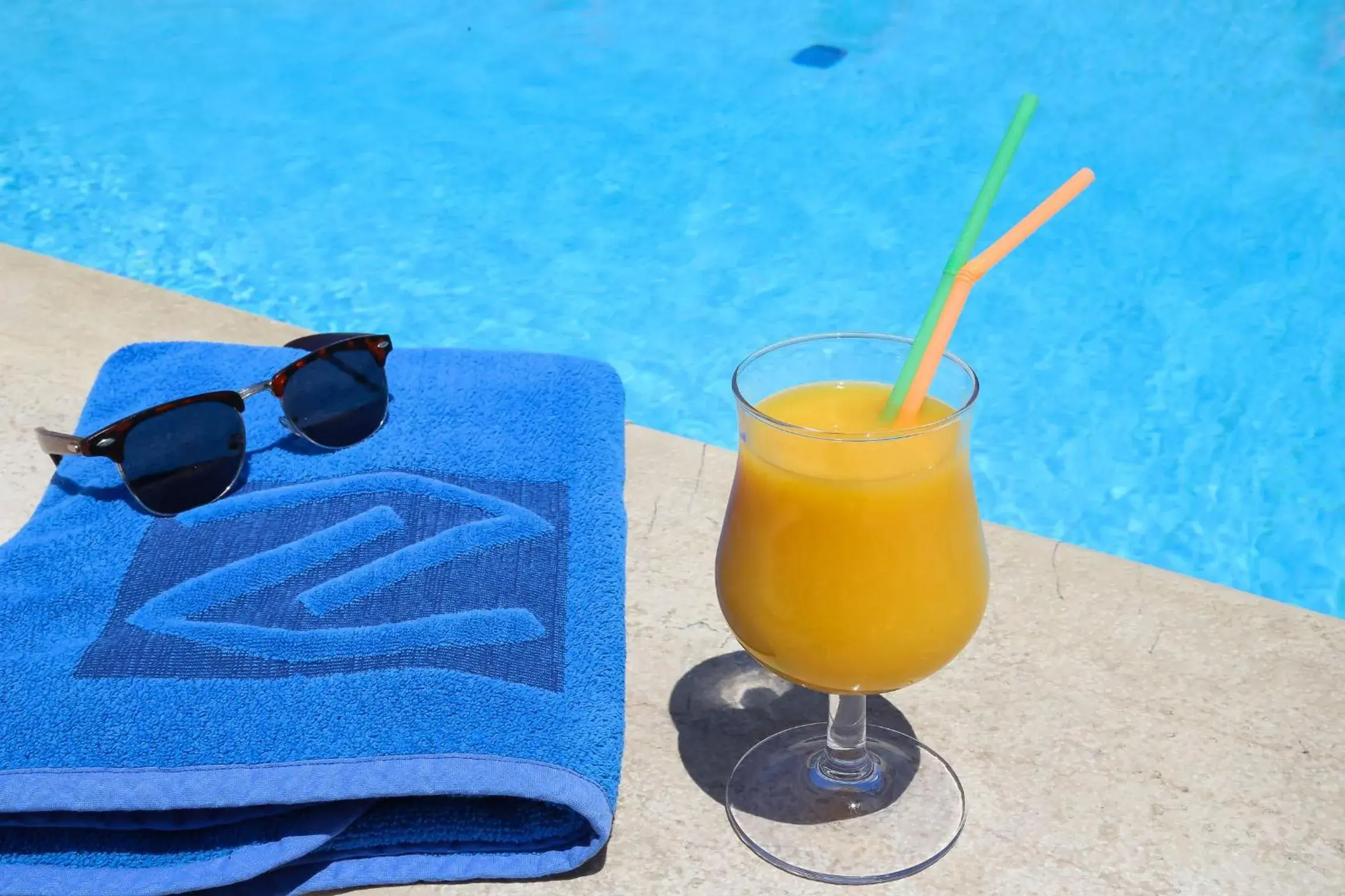 Swimming pool in Athens Zafolia Hotel Swimming pool in Athens Zafolia Hotel