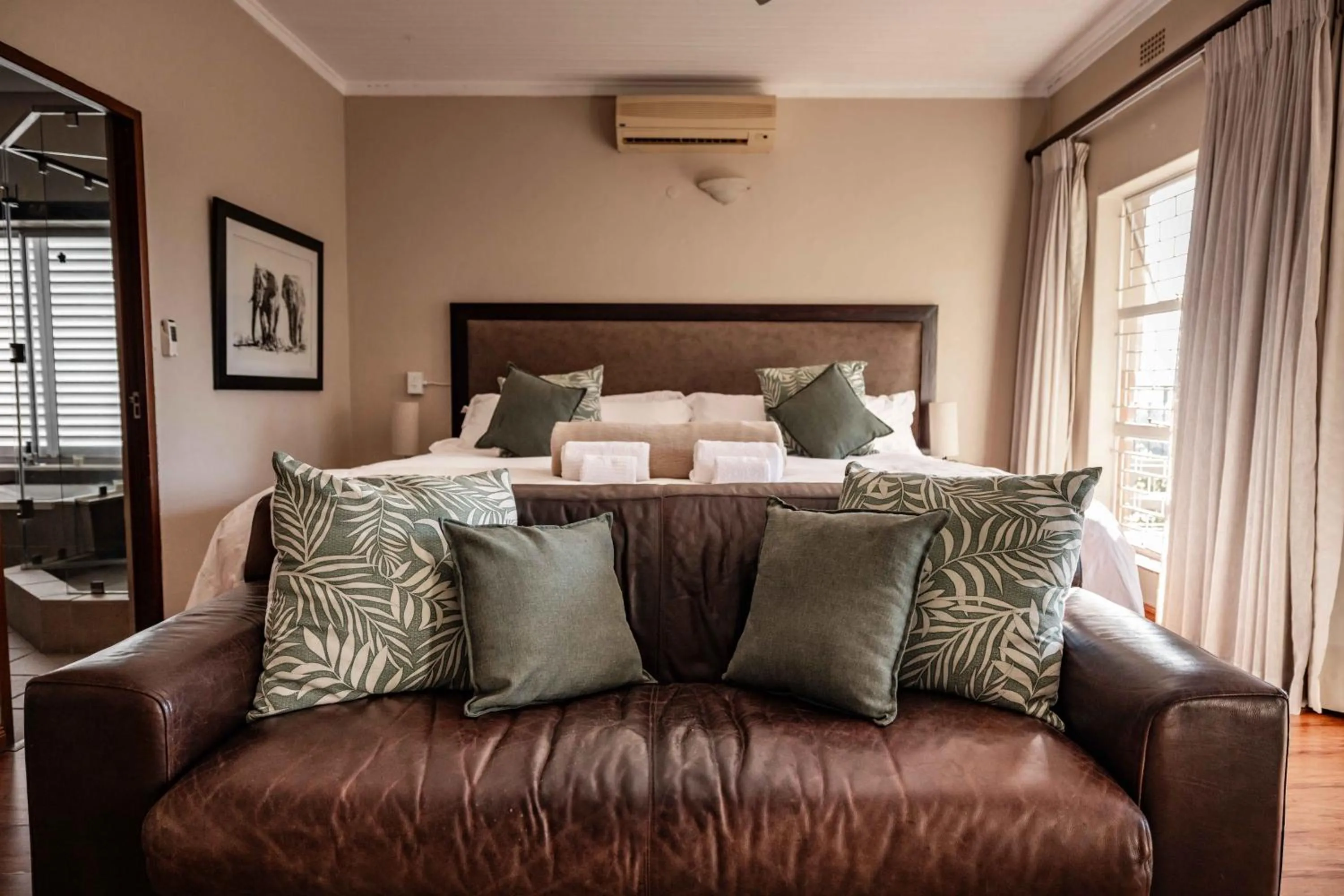 Bed in The Green Lizard Guesthouse