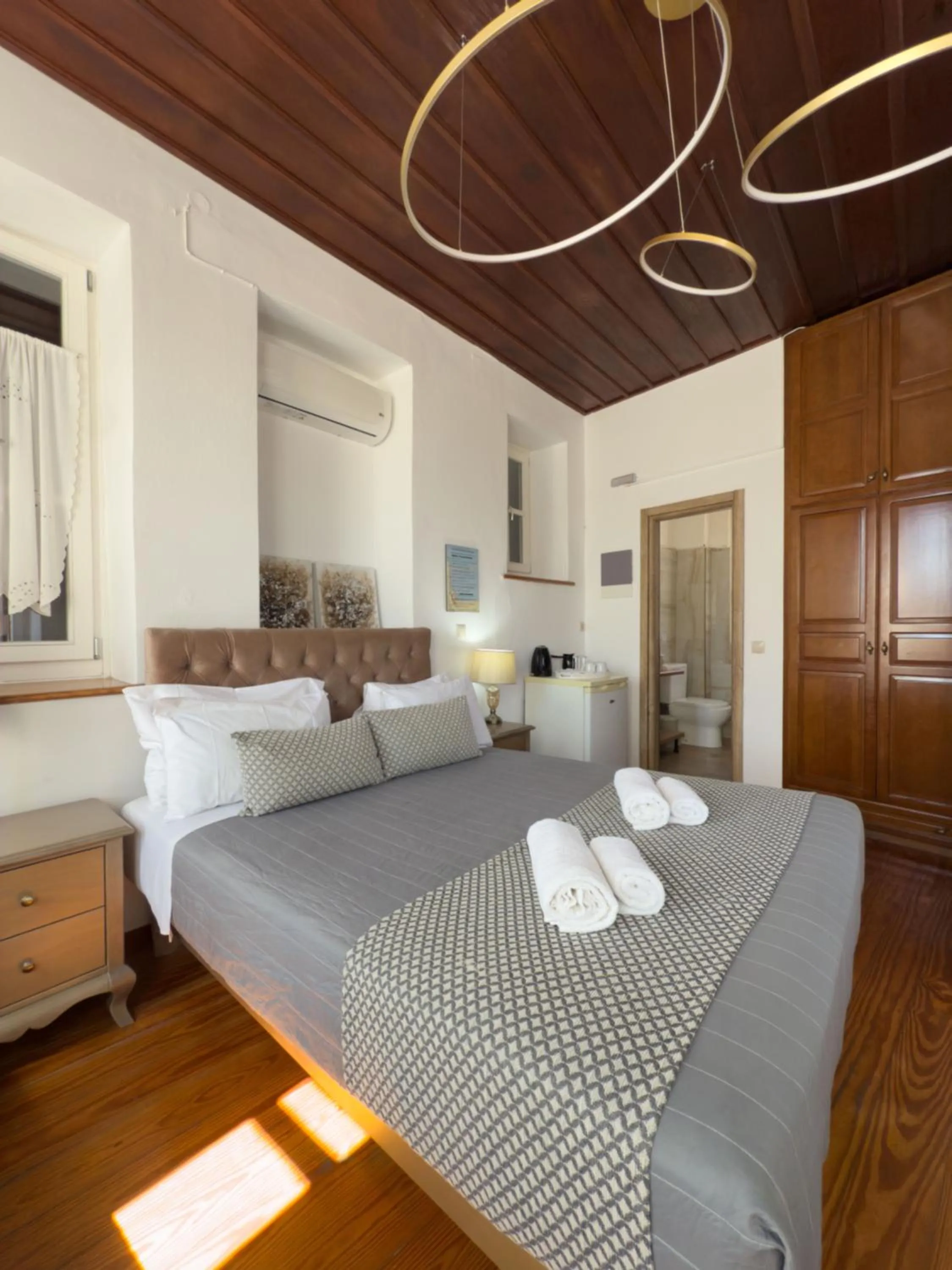 Photo of the whole room, Bed in Bozzali Deluxe Hotel