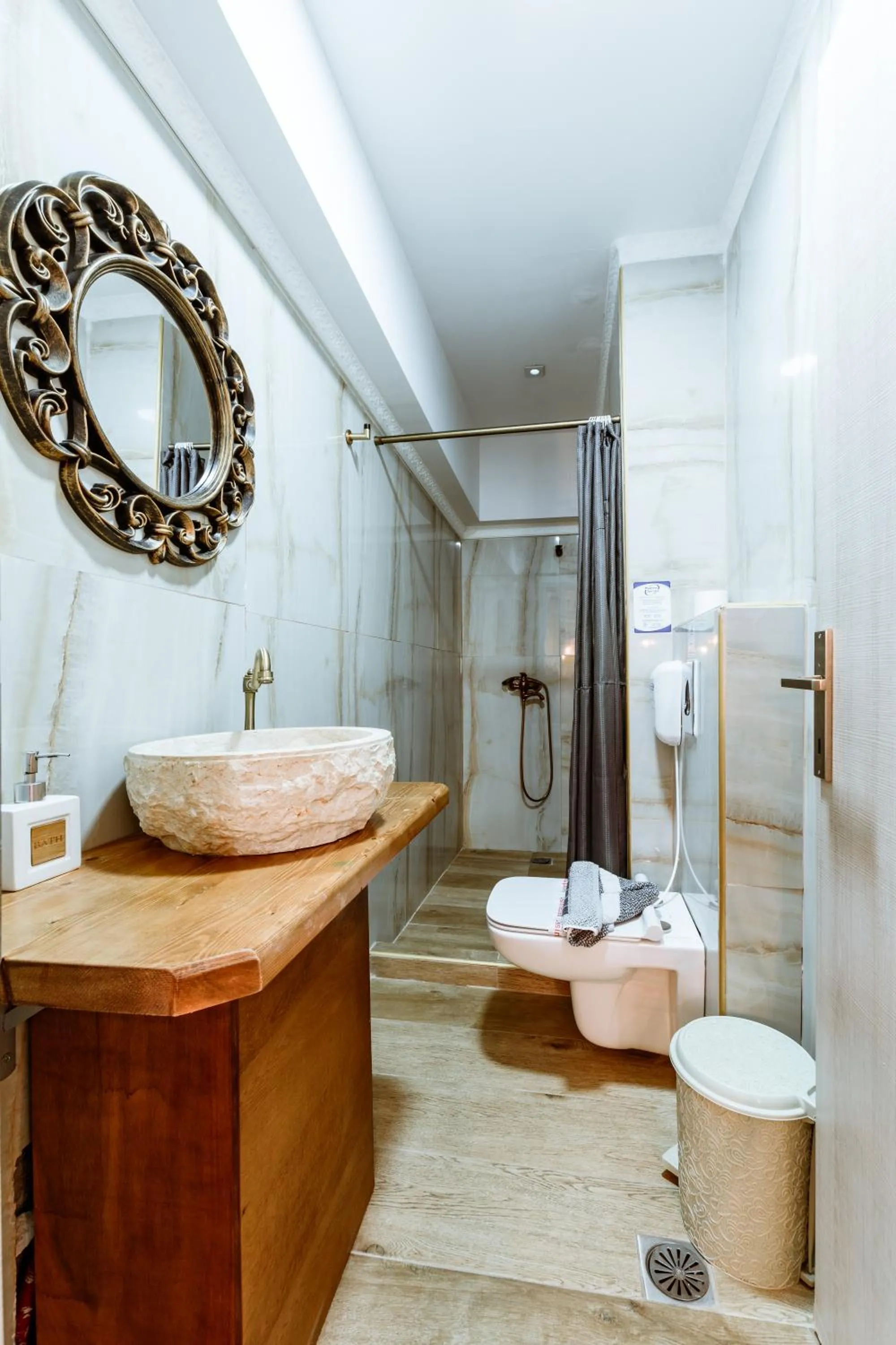 Bathroom in Bozzali Deluxe Hotel