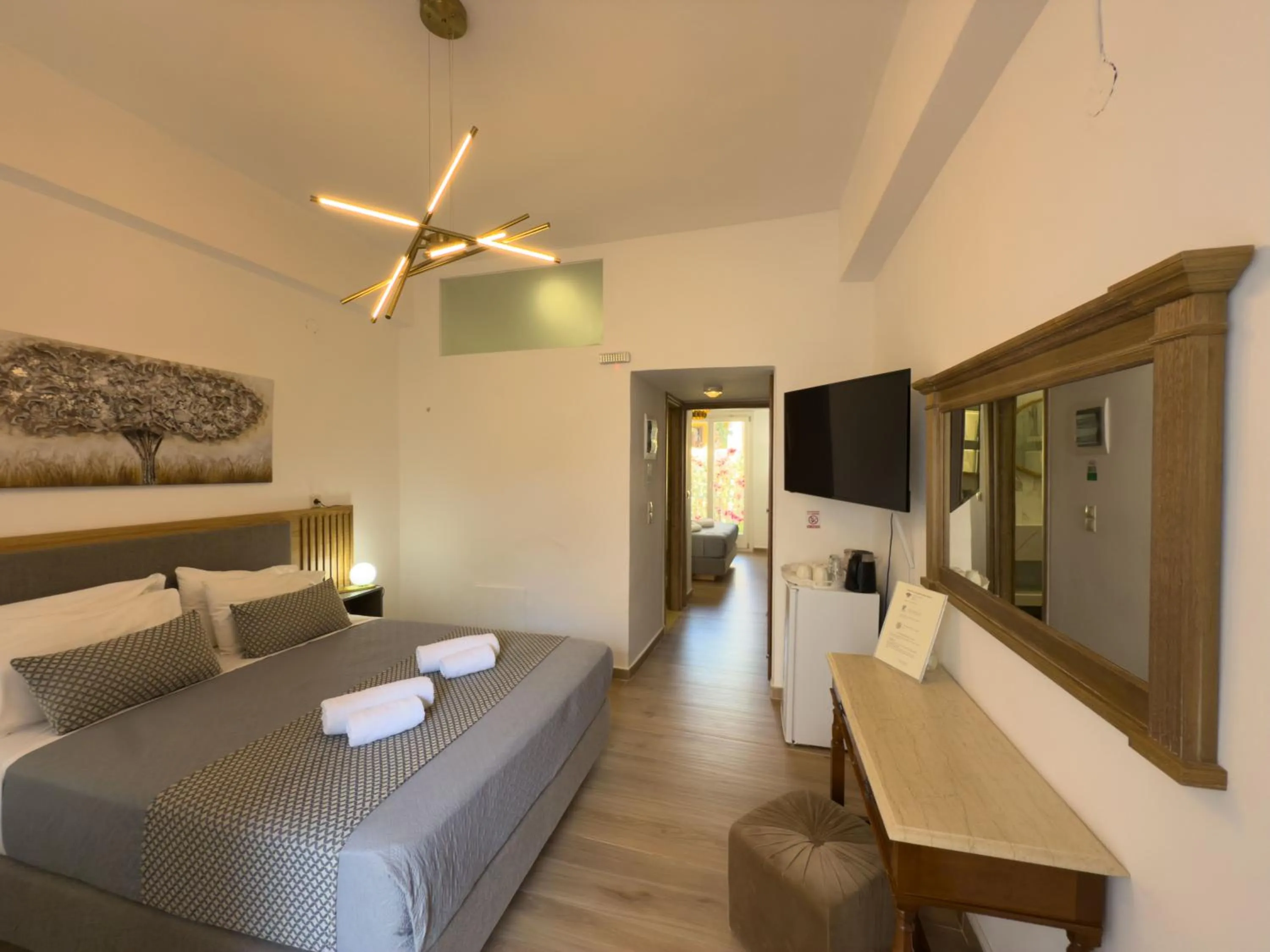 Bedroom, Bed in Bozzali Deluxe Hotel