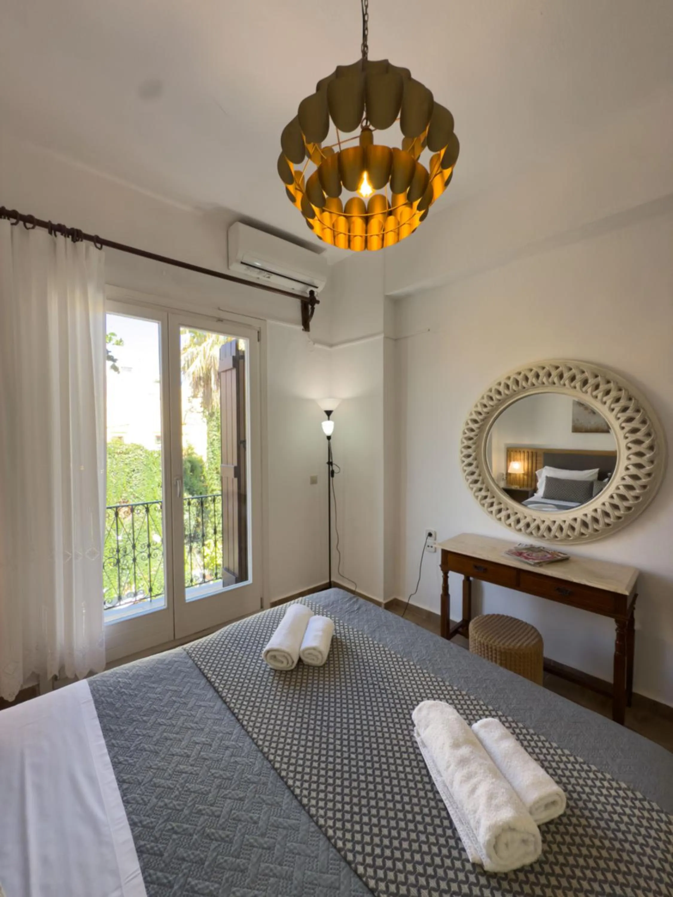 Bed in Bozzali Deluxe Hotel